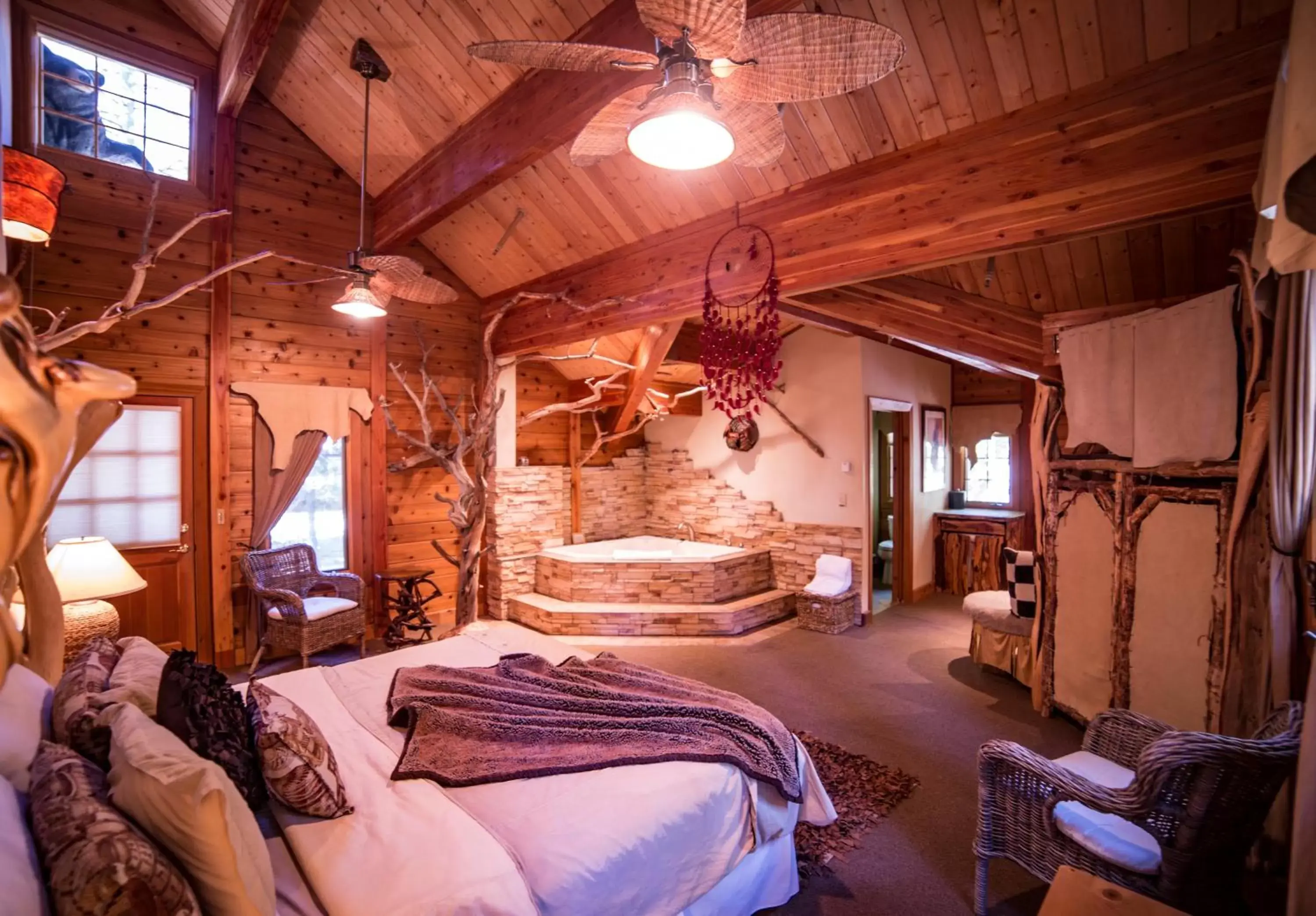 Photo of the whole room, Bed in Cottage Inn At Lake Tahoe