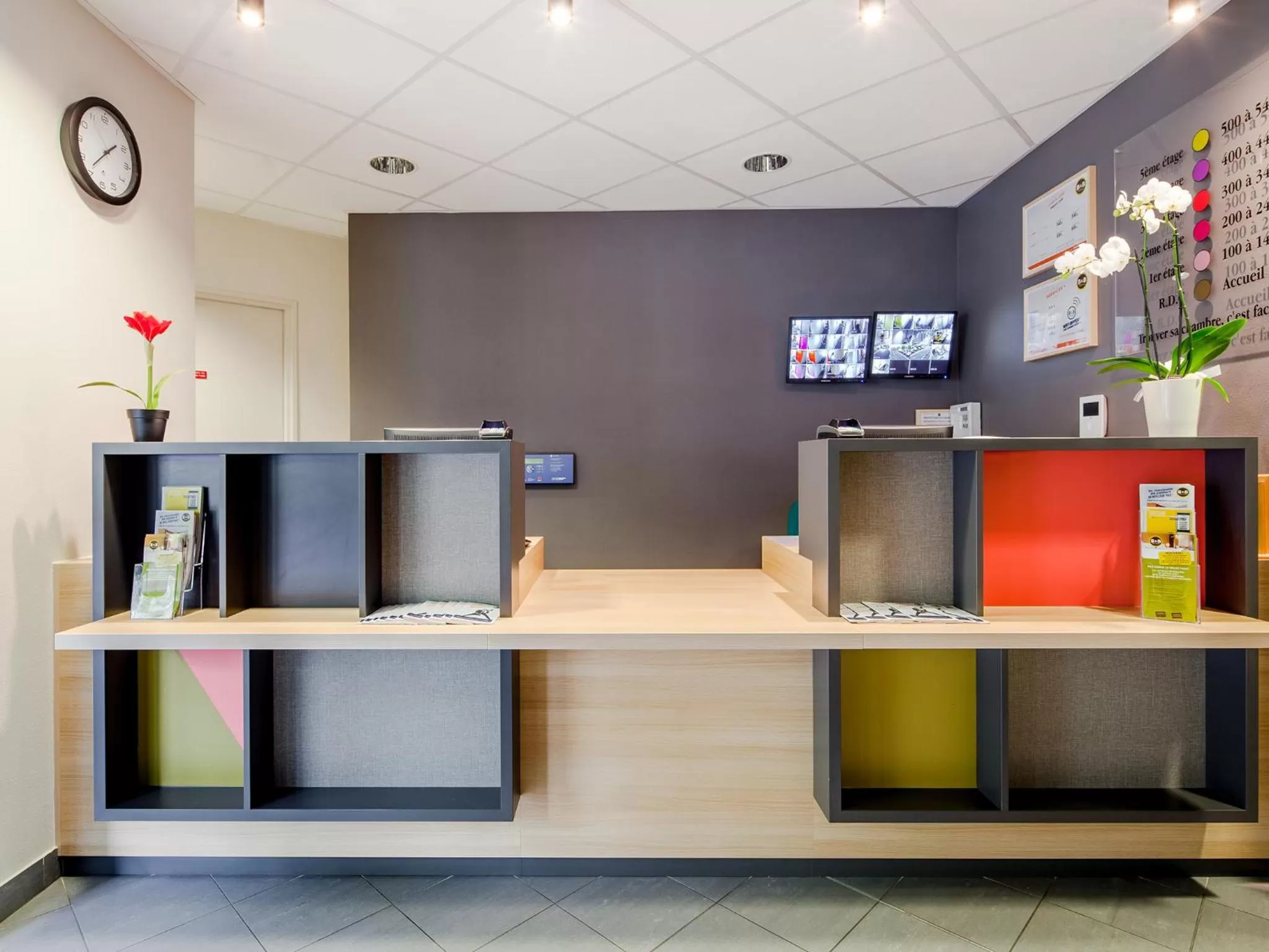 Lobby or reception in B&B HOTEL Marne-La-Vallée Torcy