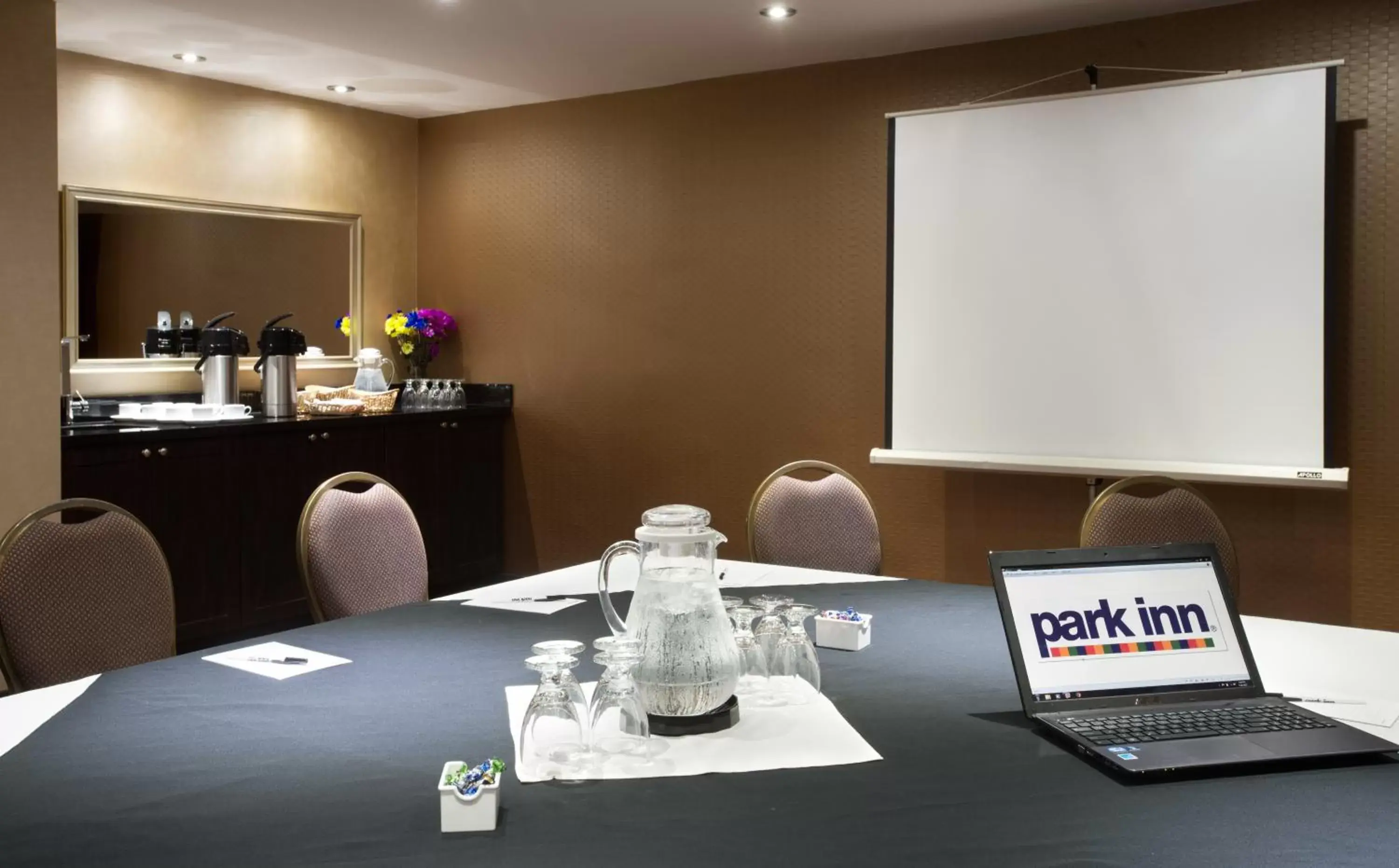 Banquet/Function facilities in Park Inn by Radisson Toronto-Markham