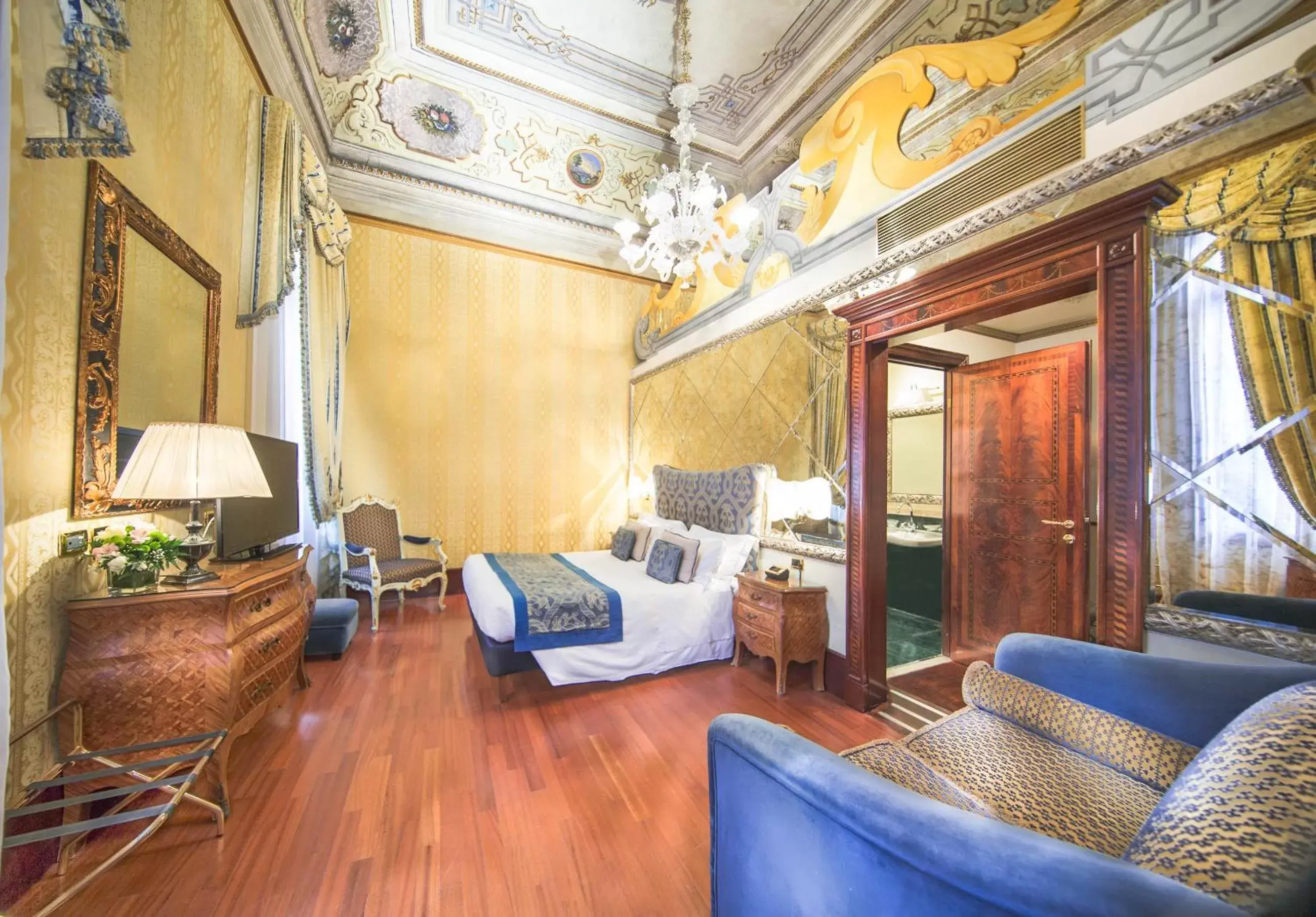 Bedroom, Seating Area in Hotel Colombina