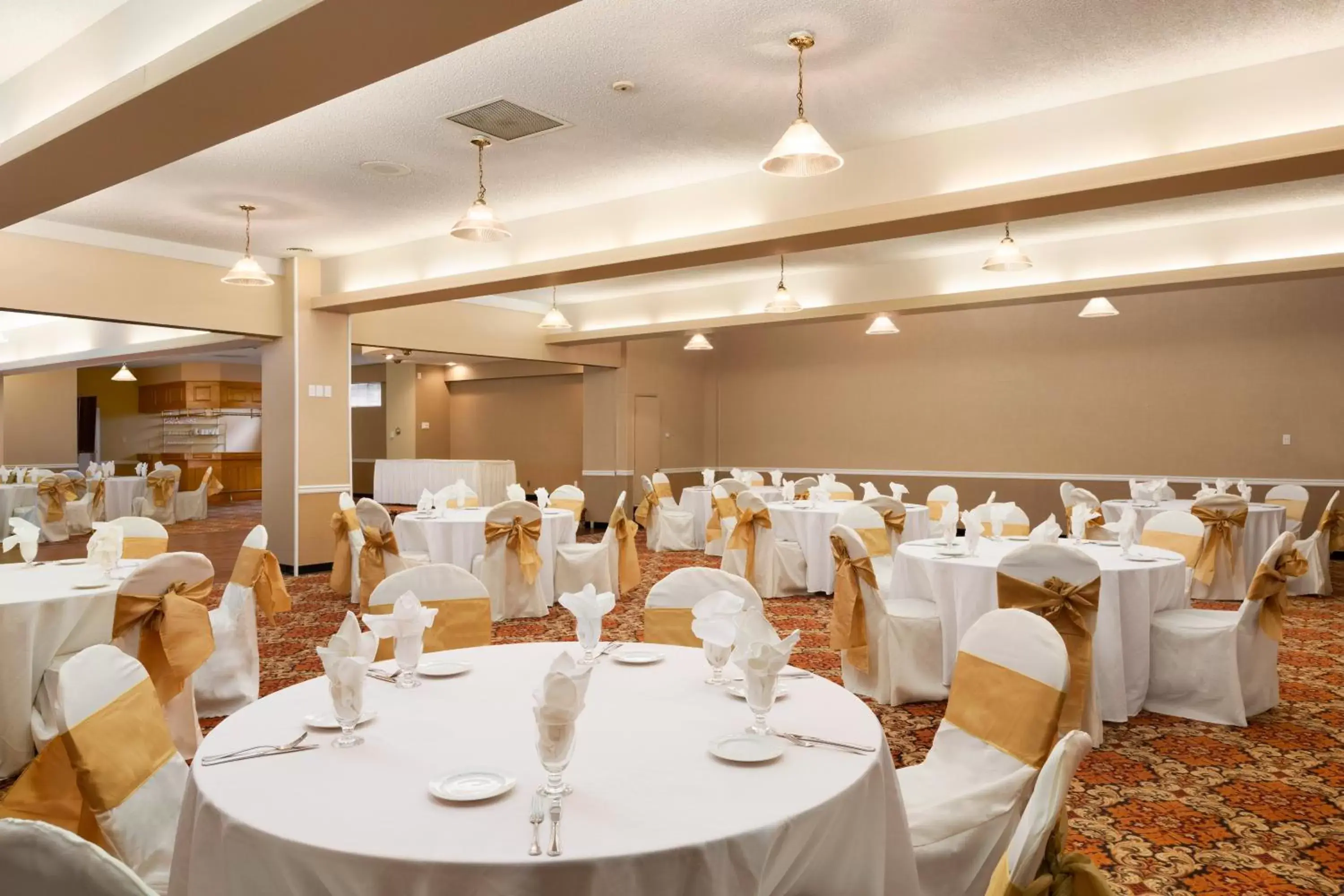 Restaurant/places to eat, Banquet Facilities in Days Inn by Wyndham Terrace
