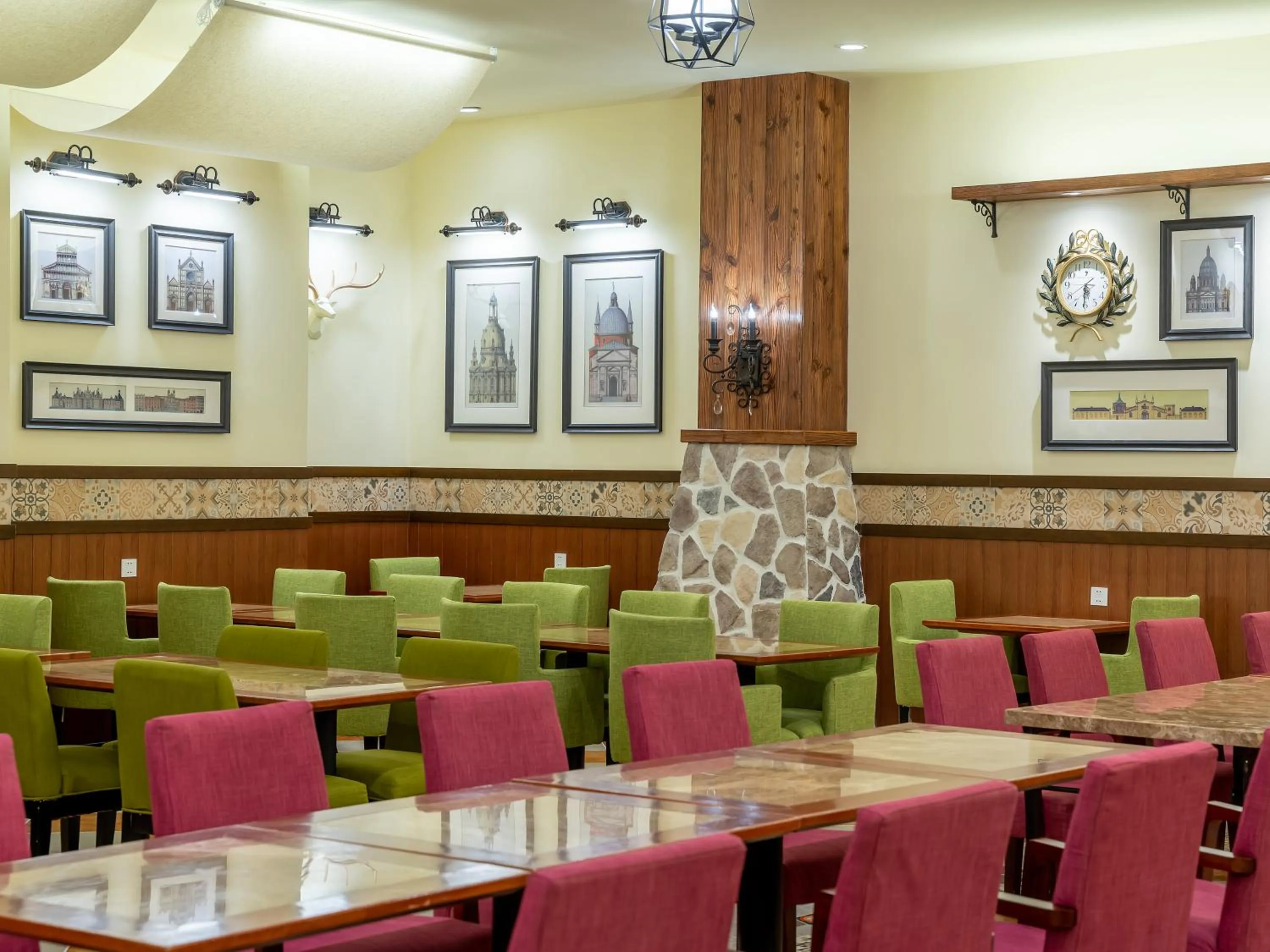 Restaurant/places to eat in Wyndham Shanghai Hongqiao-Near NECC