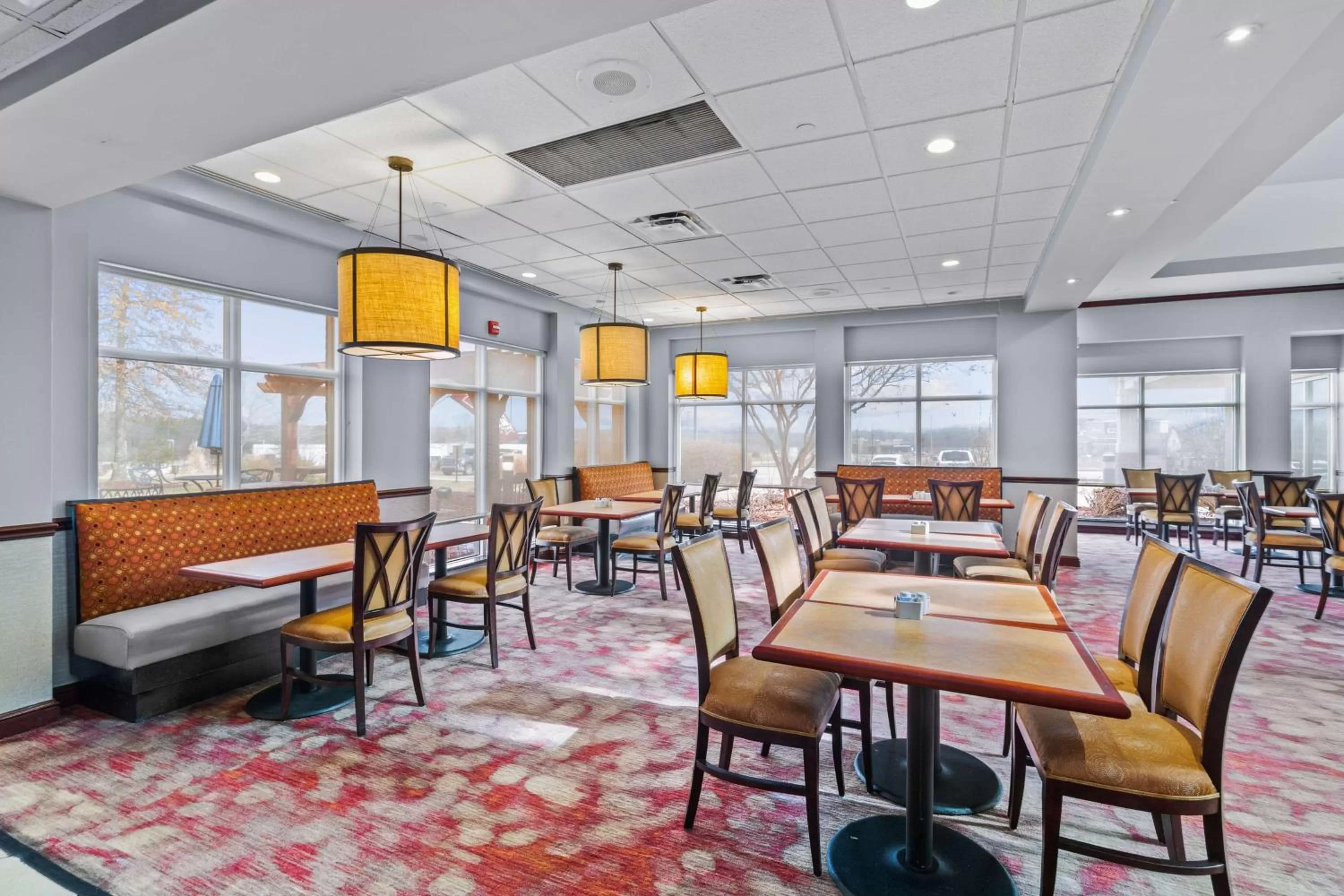 Restaurant/places to eat in Hilton Garden Inn Starkville