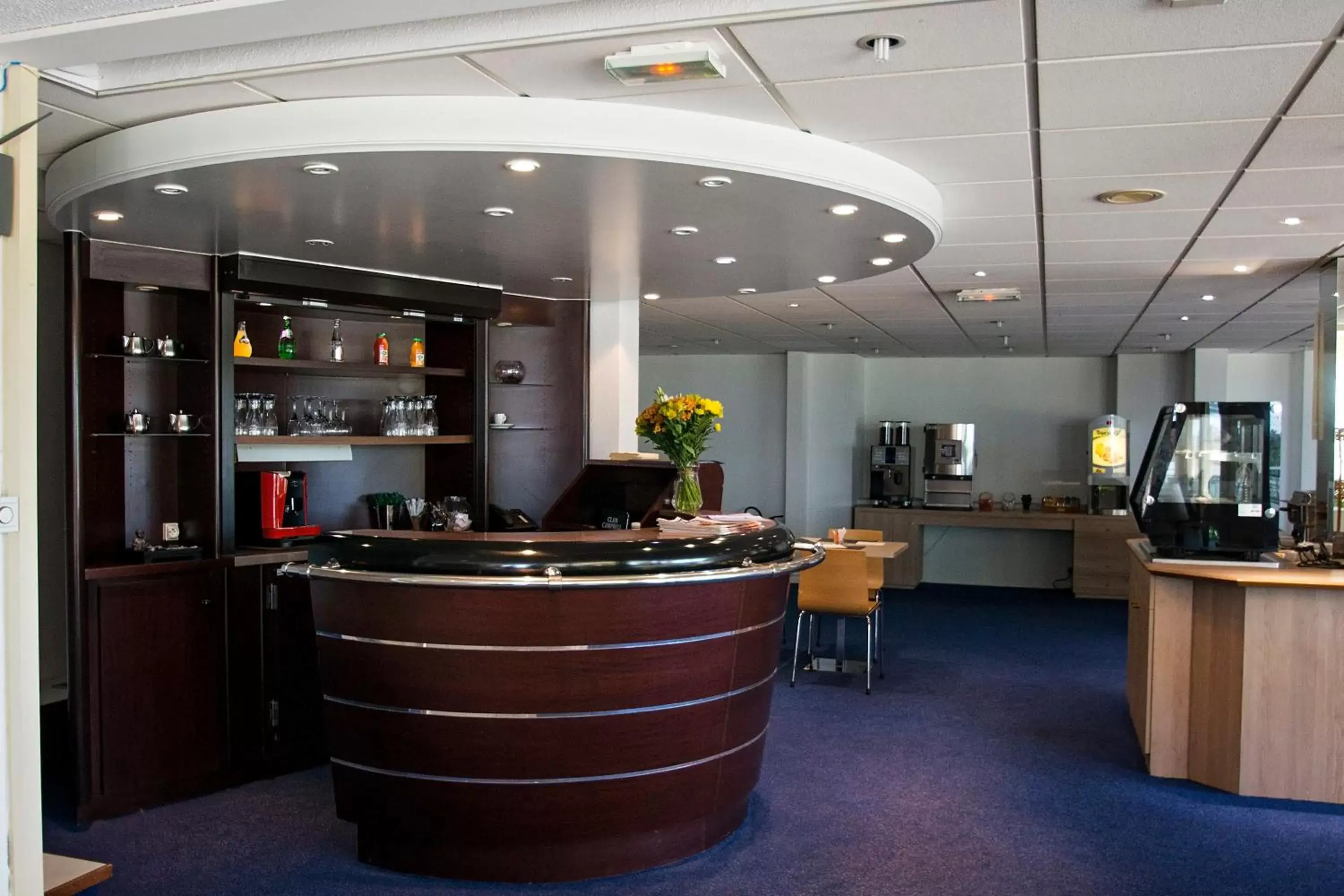 Lounge or bar in Kyriad Nemours Lounge or bar in Kyriad Nemours