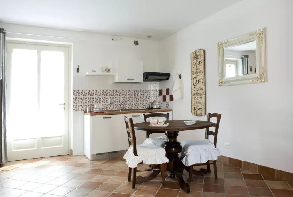 Kitchen or kitchenette, Kitchen/Kitchenette in Residence La Pera Bugiarda