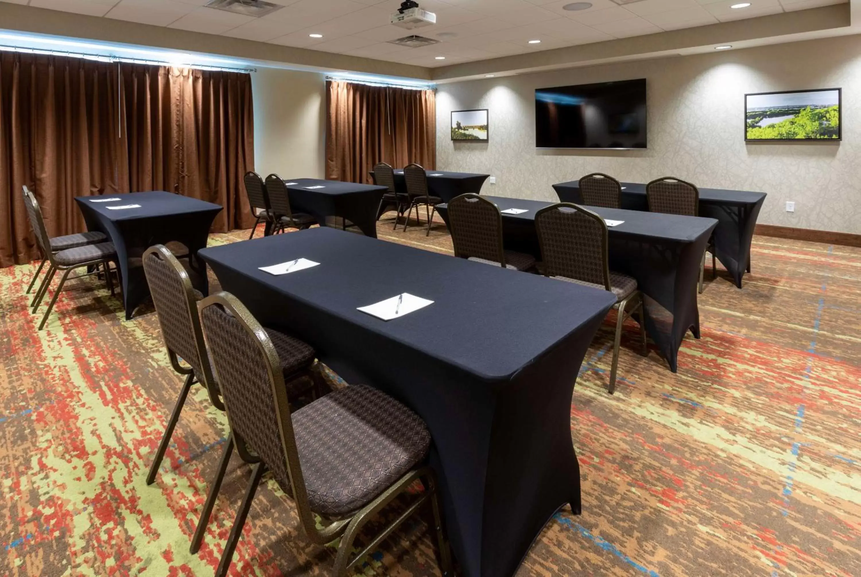 Meeting/conference room in Hampton Inn Minneapolis-Roseville,MN