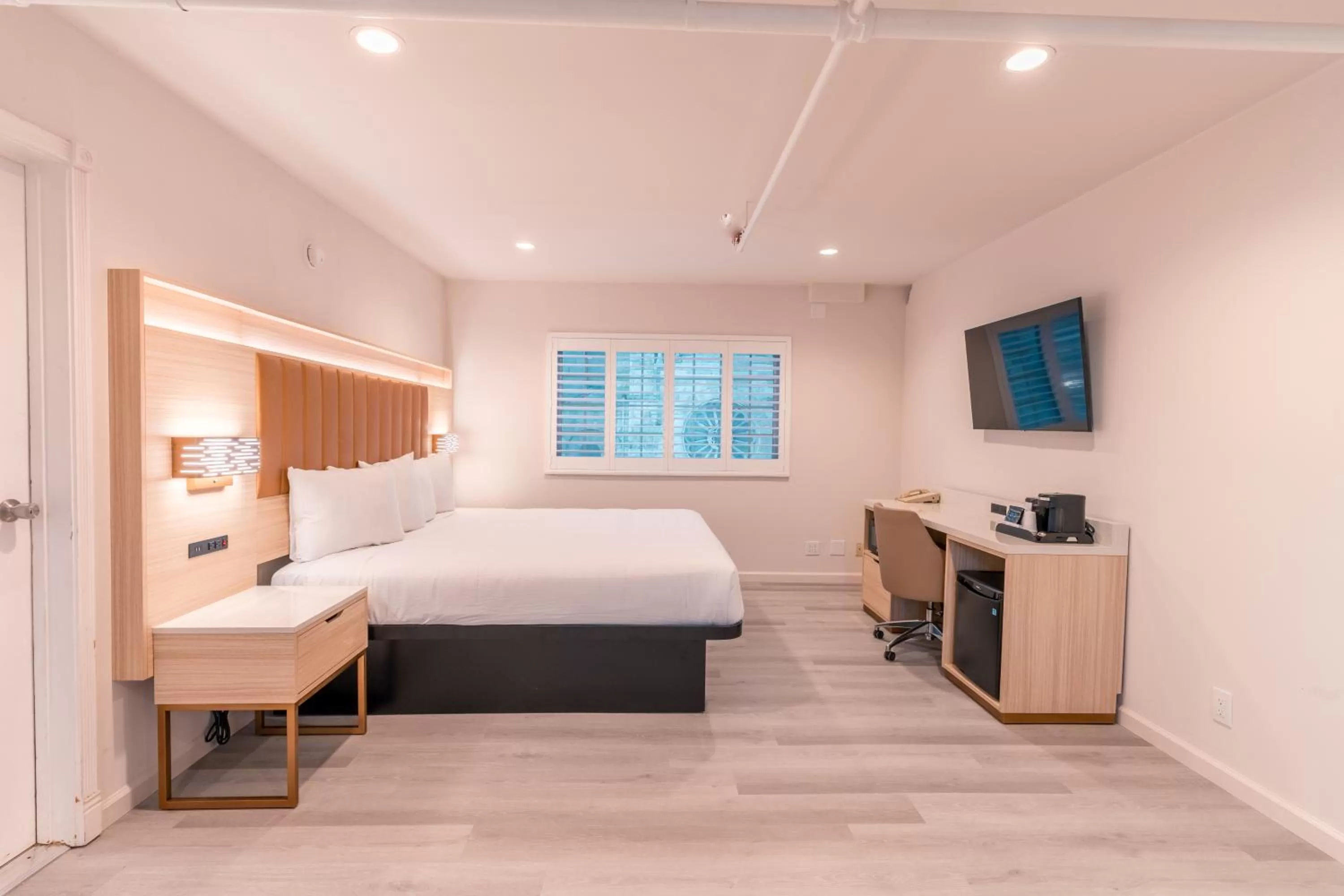 Bed in Inn on Broadway