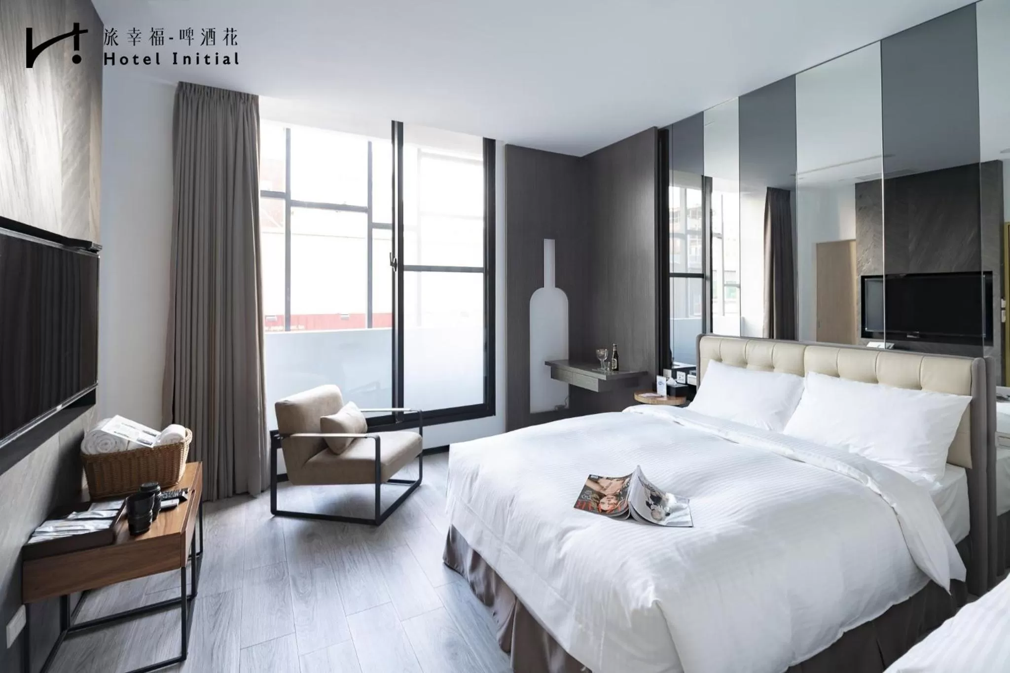 Photo of the whole room, Bed in Hotel Initial-Beer