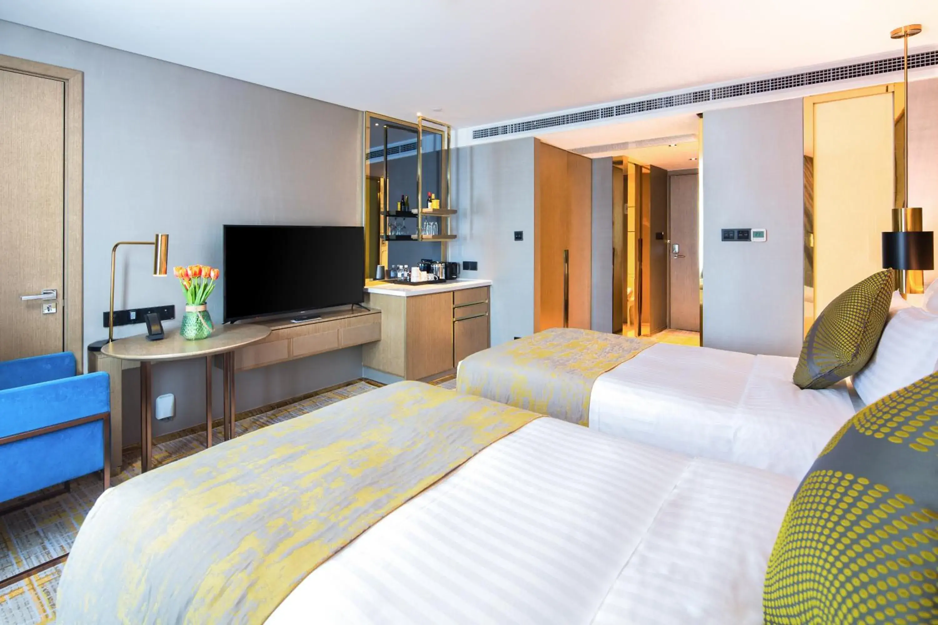 Bed in Golden Tulip Shanghai Hongqiao- A Louvre Hotel Bed in Golden Tulip Shanghai Hongqiao- A Louvre Hotel