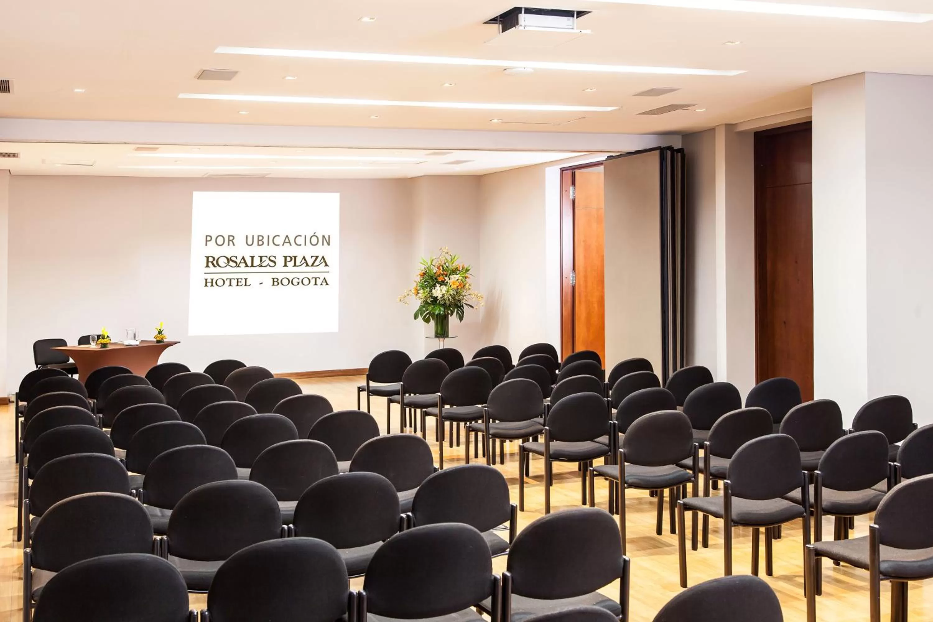 Business facilities in Hotel Rosales Plaza