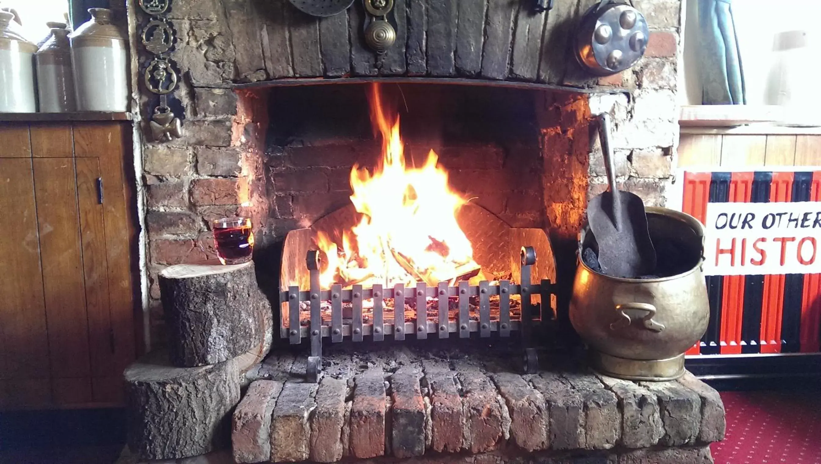 Lounge or bar, BBQ Facilities in The Red Lion