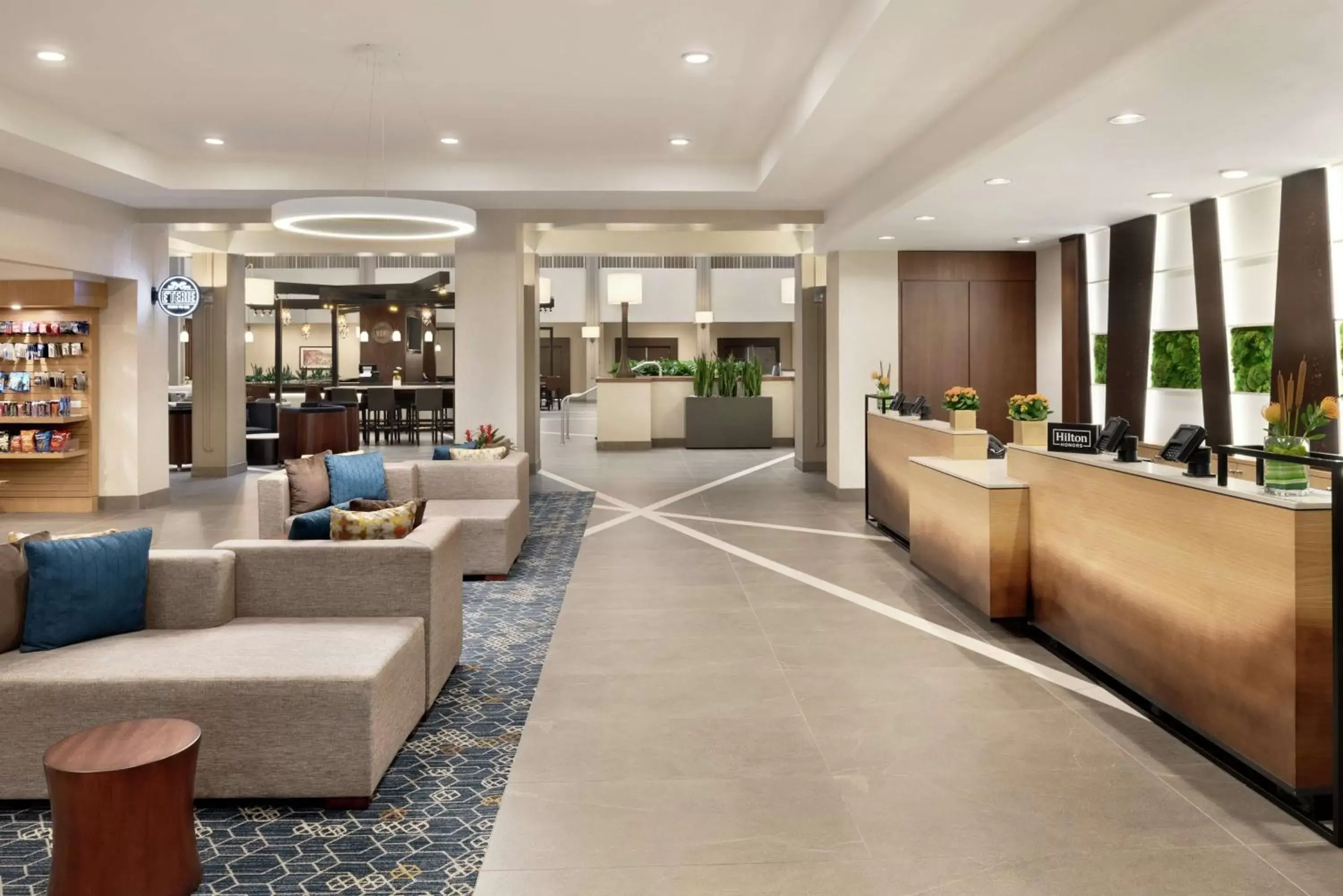 Lobby or reception, Lobby/Reception in Embassy Suites Cincinnati - RiverCenter