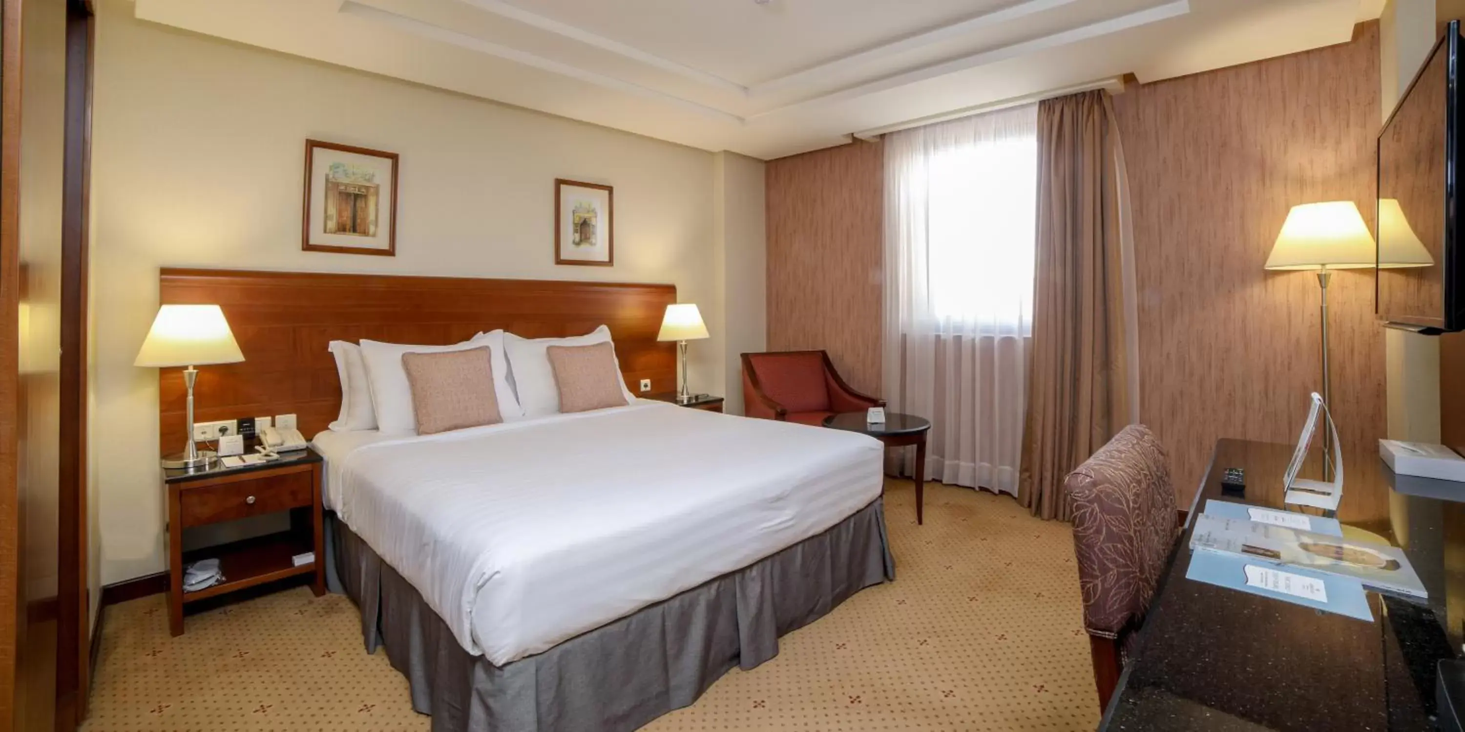 Photo of the whole room, Bed in Crowne Plaza Riyadh Palace, an IHG Hotel