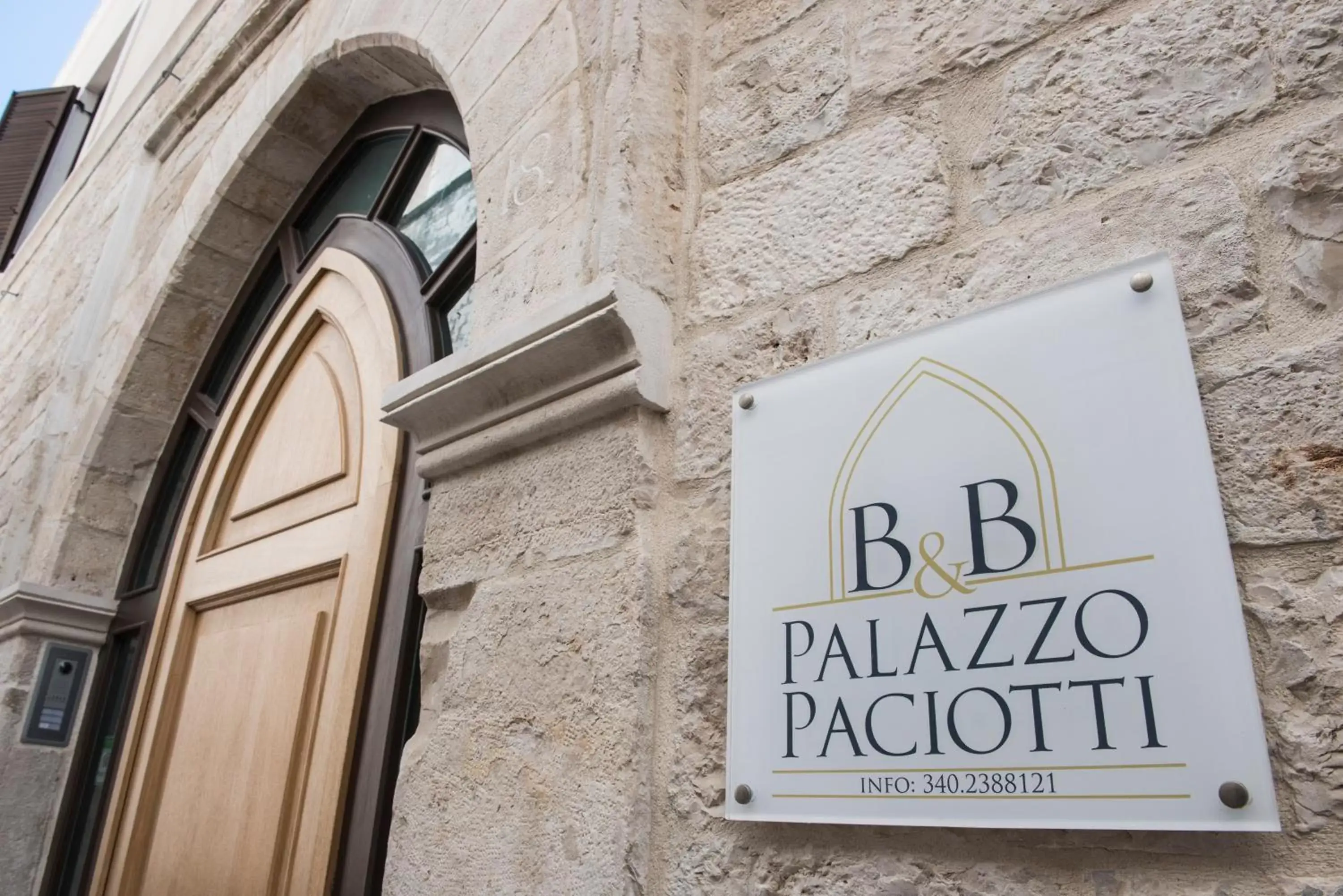Facade/entrance in B&B Palazzo Paciotti