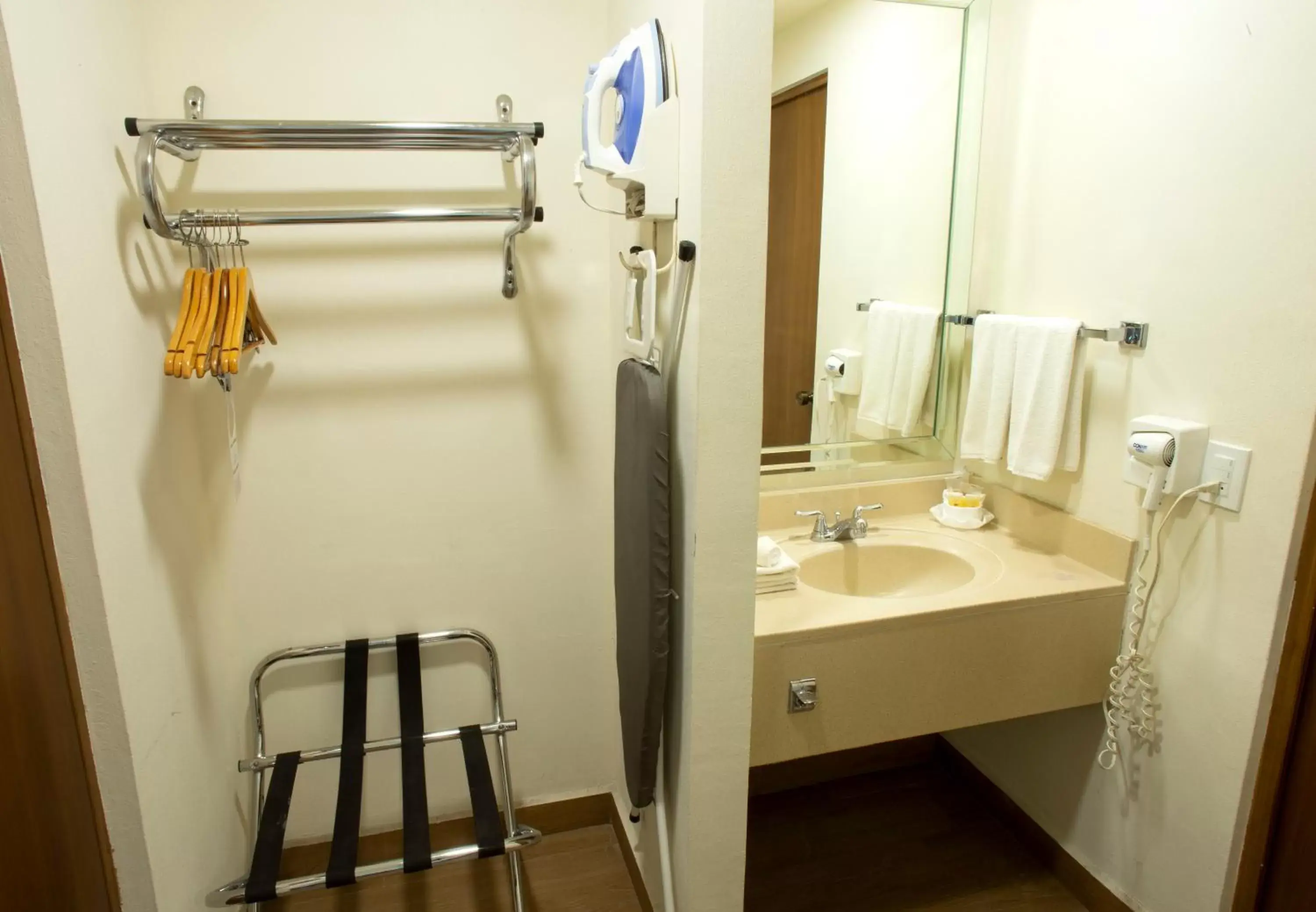 Toilet, Bathroom in Best Western Centro Monterrey