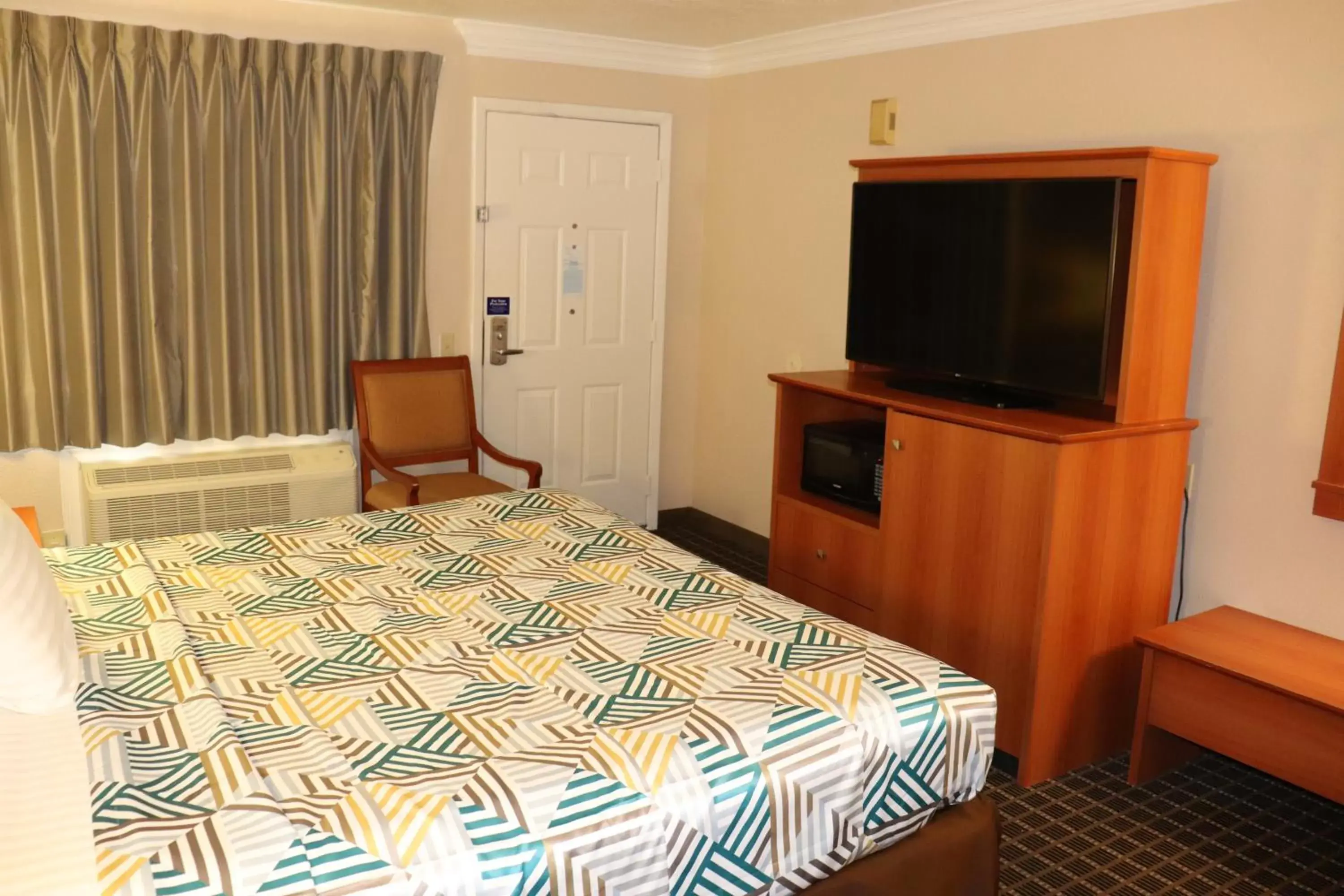 Bed in Motel 6-Alvin, TX