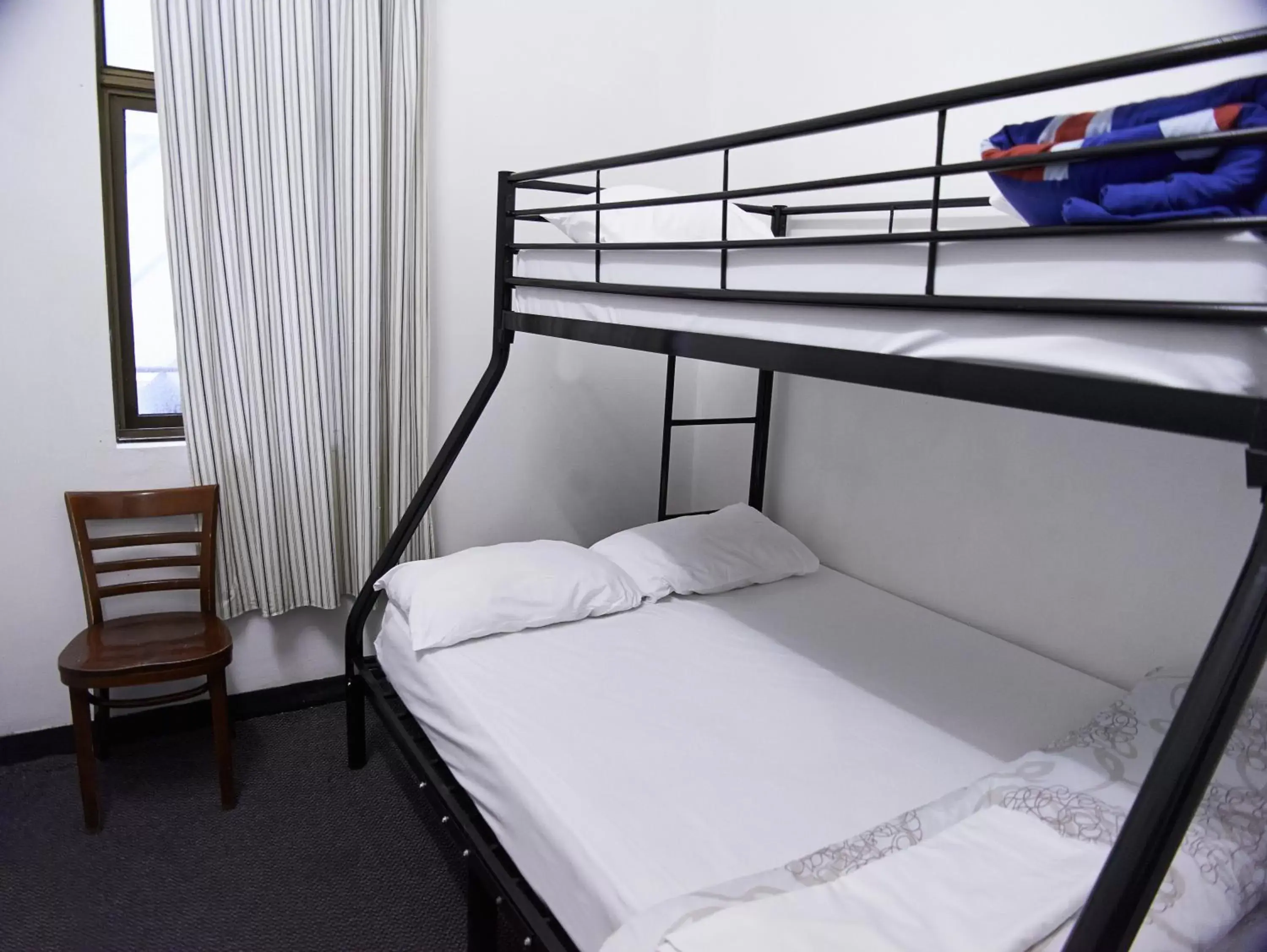 Bed, Bunk Bed in Maze Backpackers - Sydney