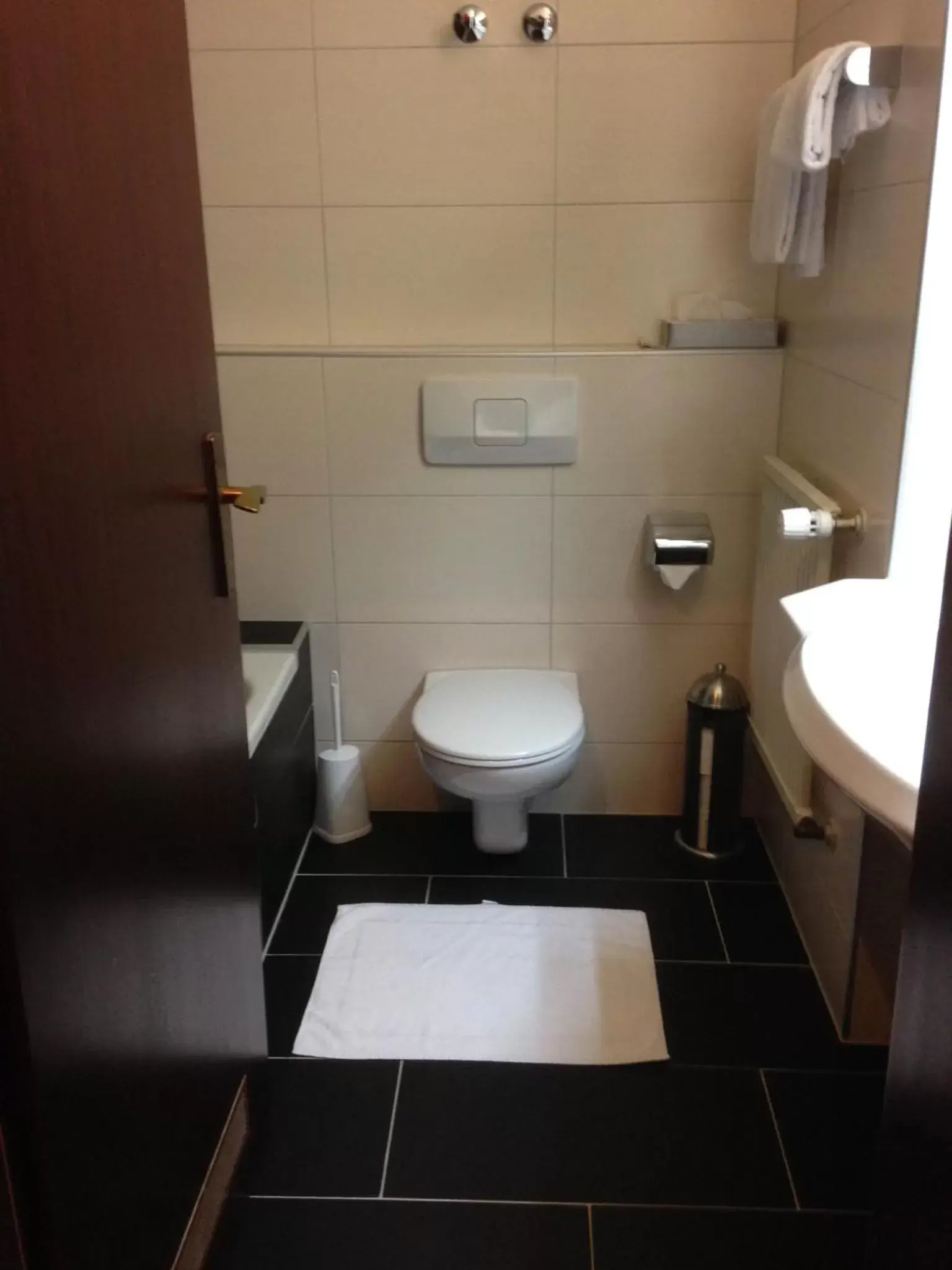 Bathroom in Eisberg Hotel City