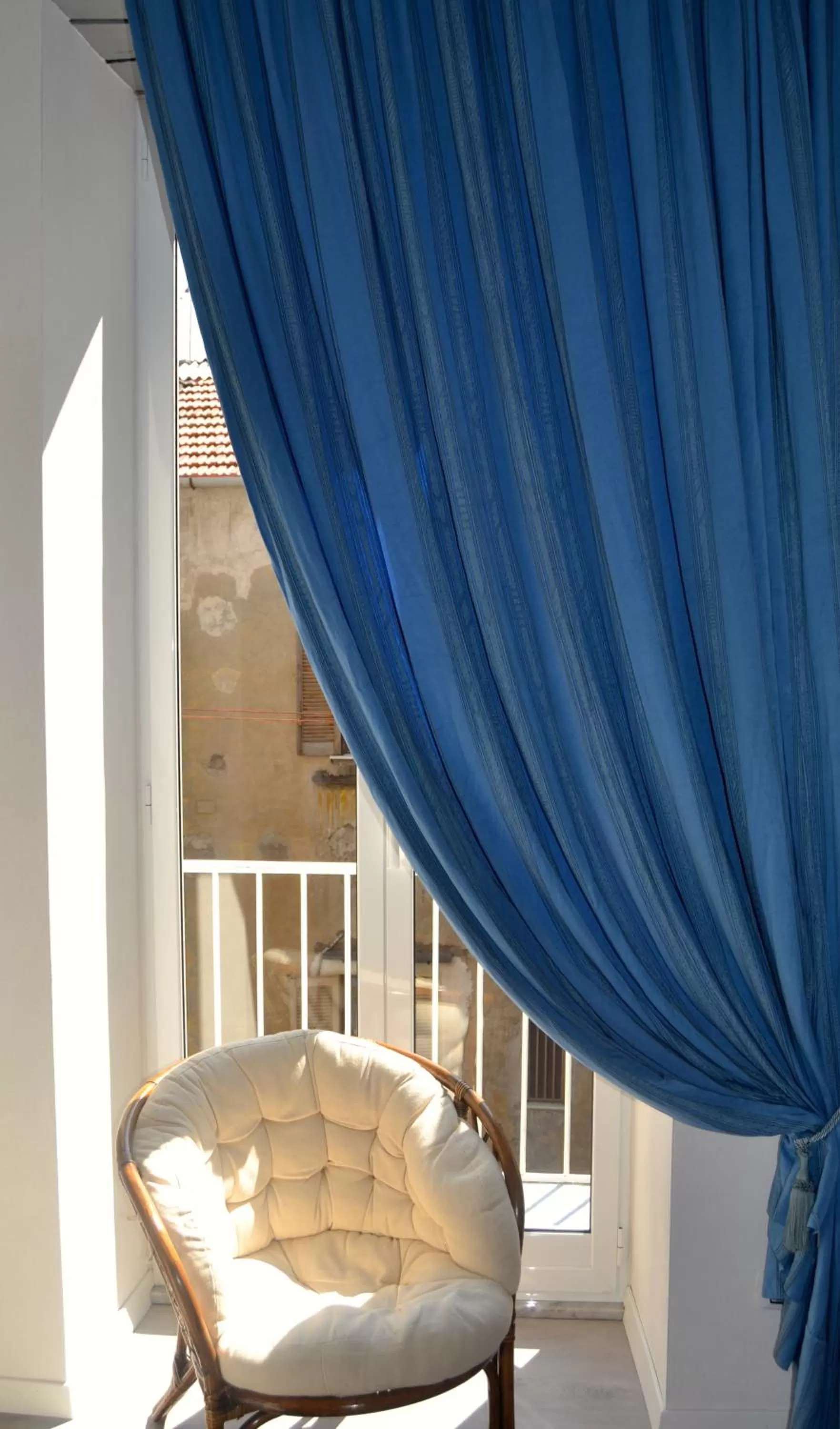 Decorative detail, Seating Area in Il Miracolo