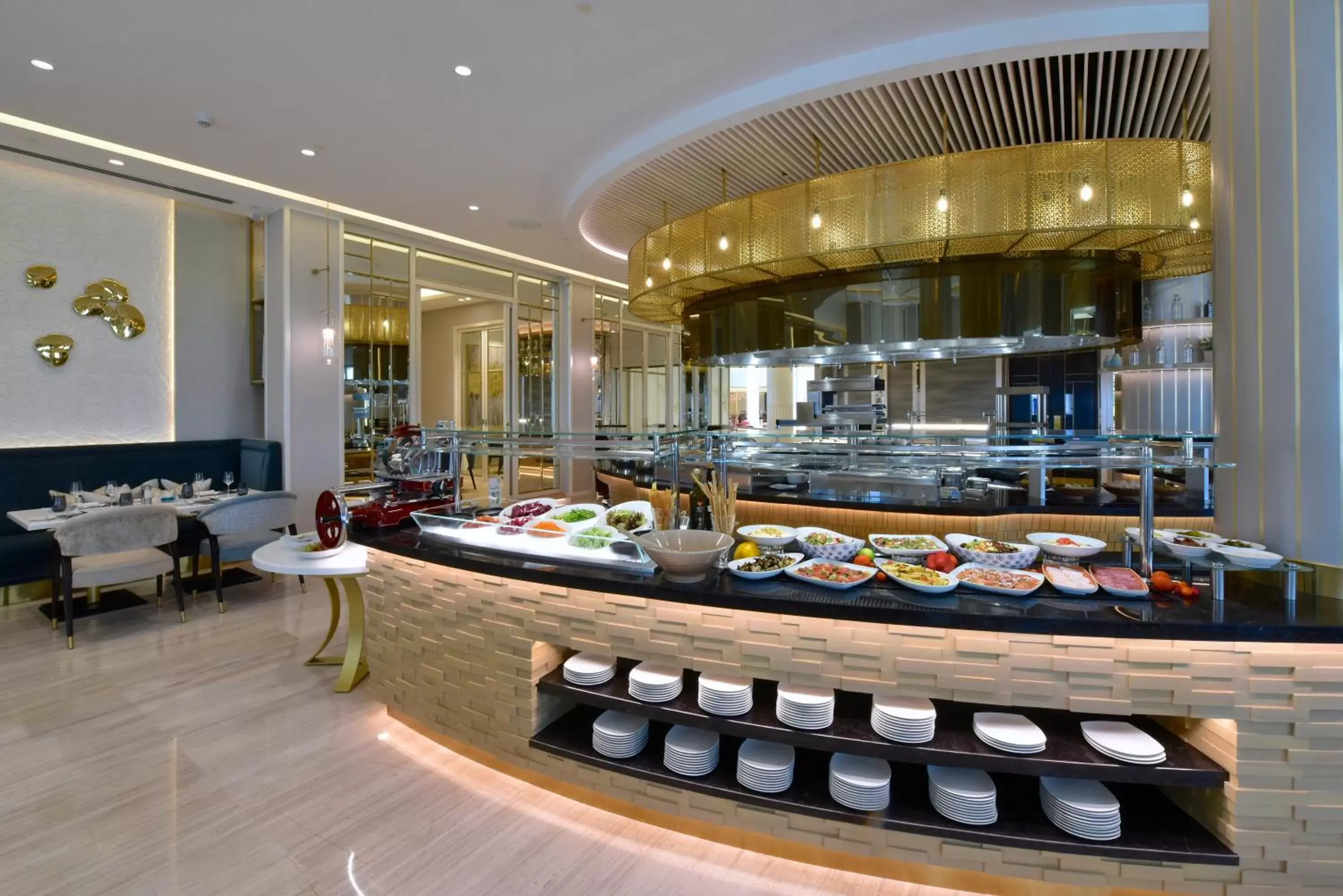 Restaurant/places to eat in Mövenpick Hotel Bahrain