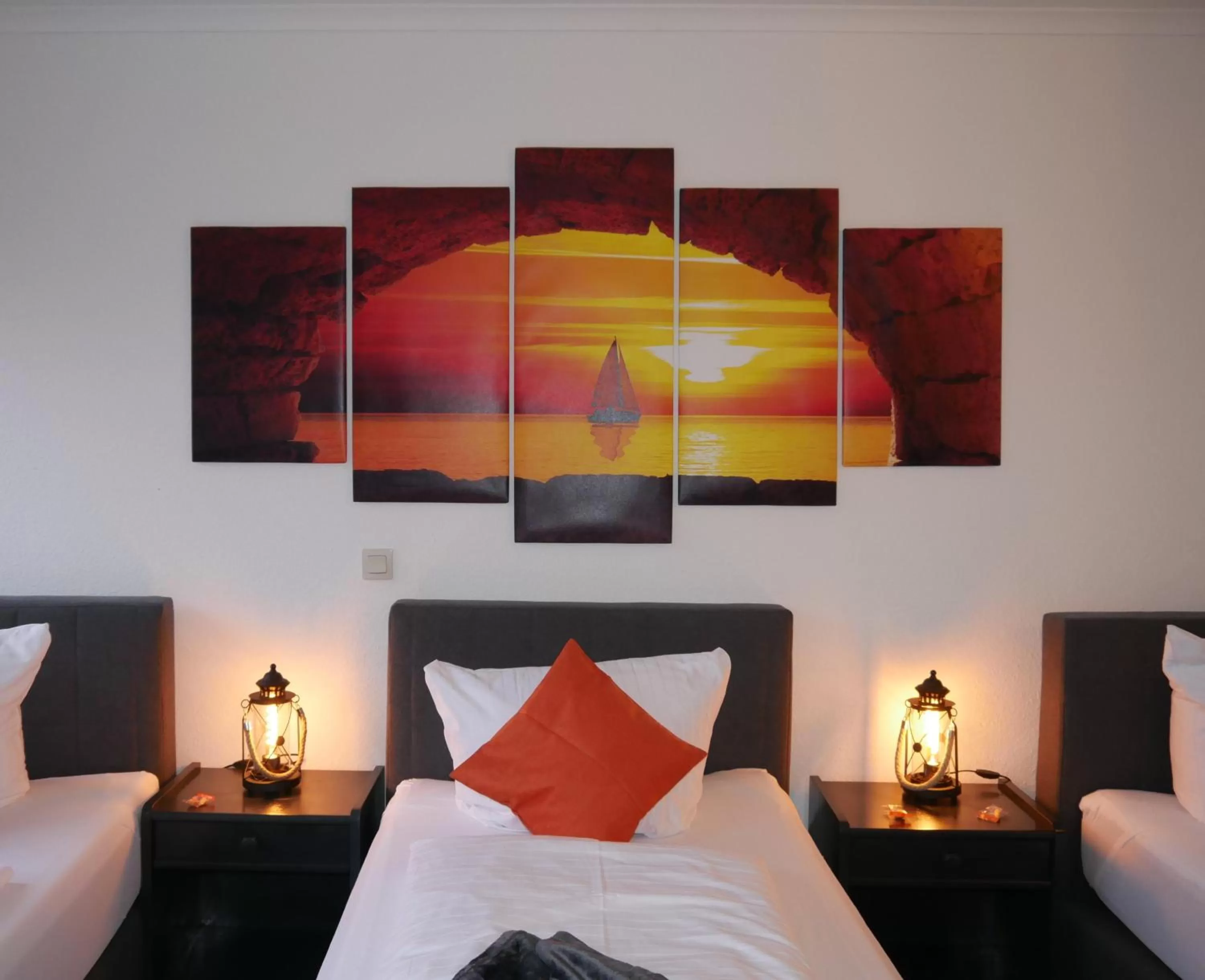 Photo of the whole room, Bed in Hotel Seeblick am Sankelmarker See - Natur und Erholung