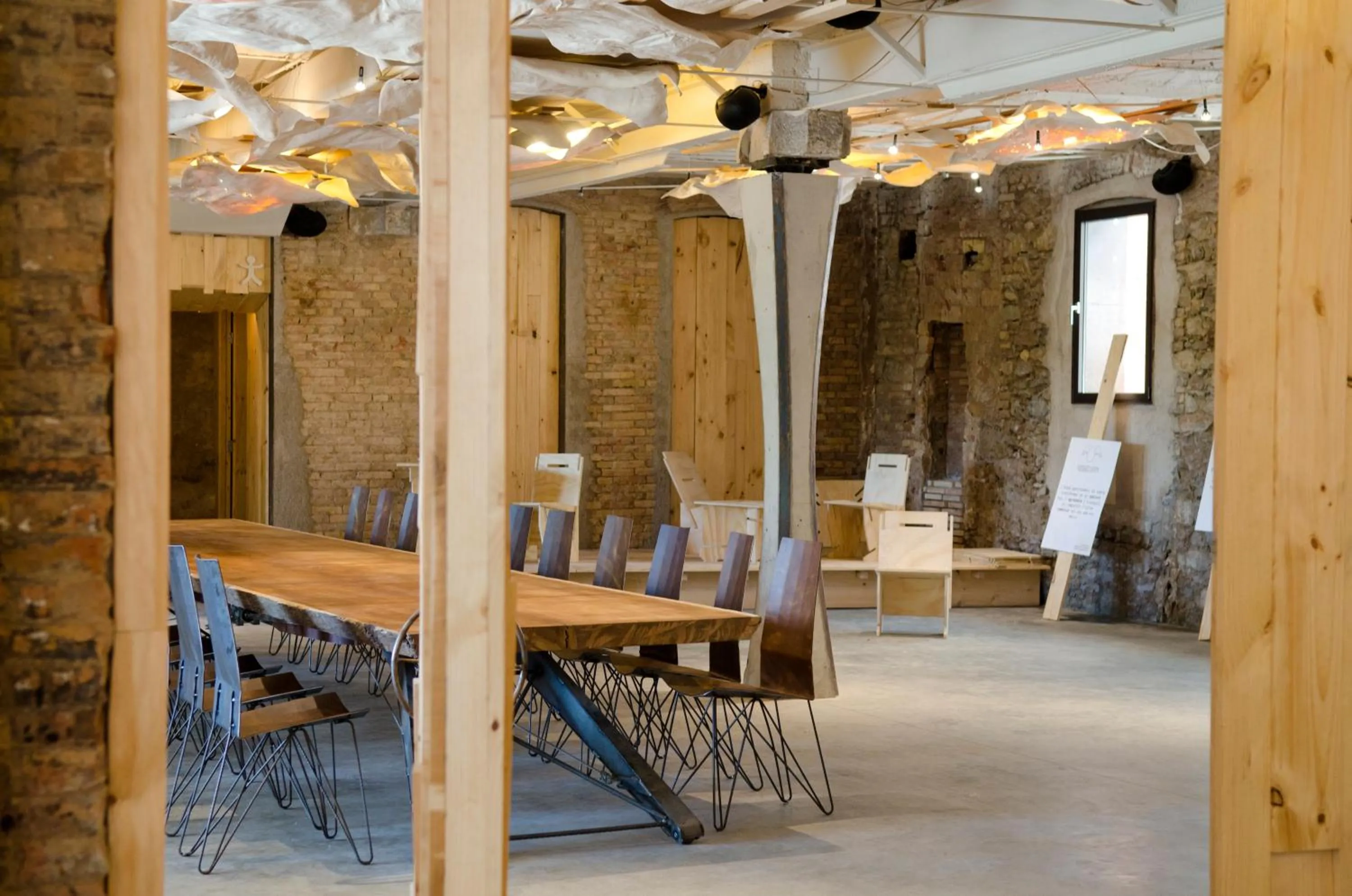 Restaurant/places to eat in Somiatruites