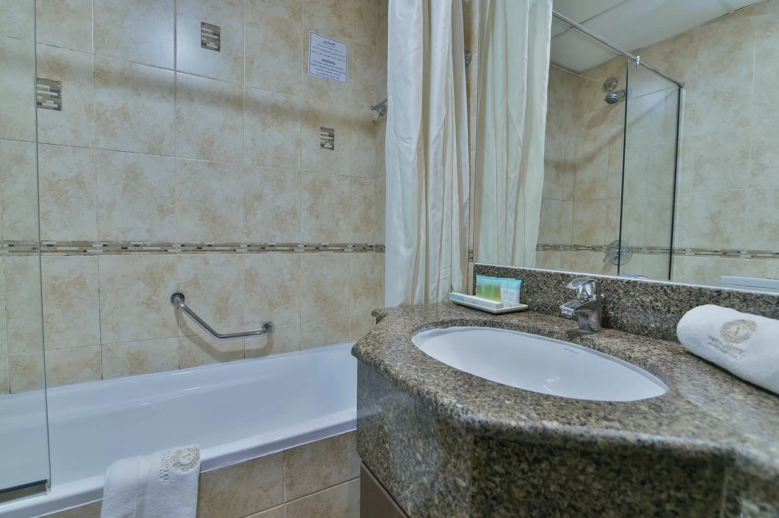 Bathroom in VISTA HOTEL APARTMENTS DELUXE