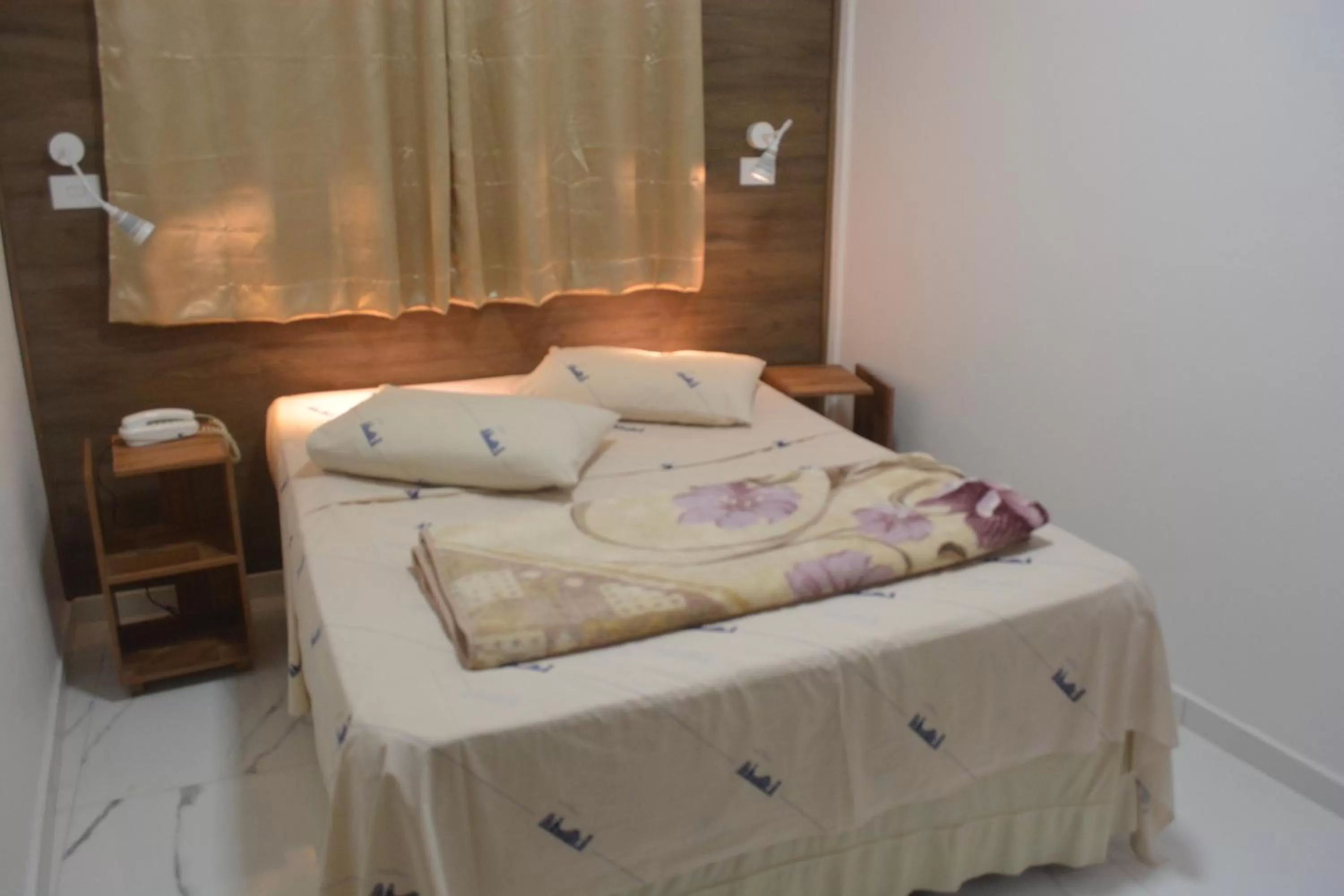 Deluxe Double Room with Double Bed in New Point Hotel