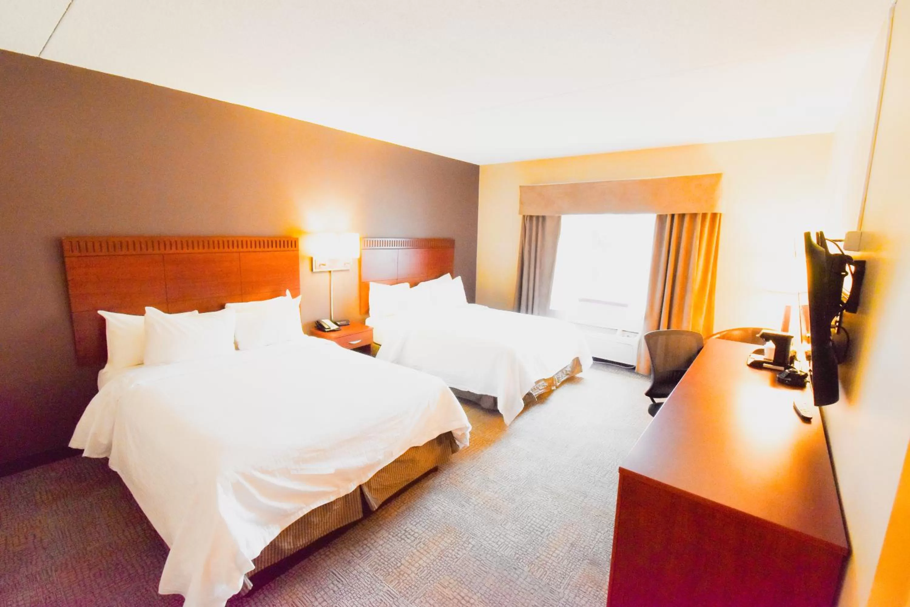 Photo of the whole room, Bed in Canad Inns Destination Centre Garden City