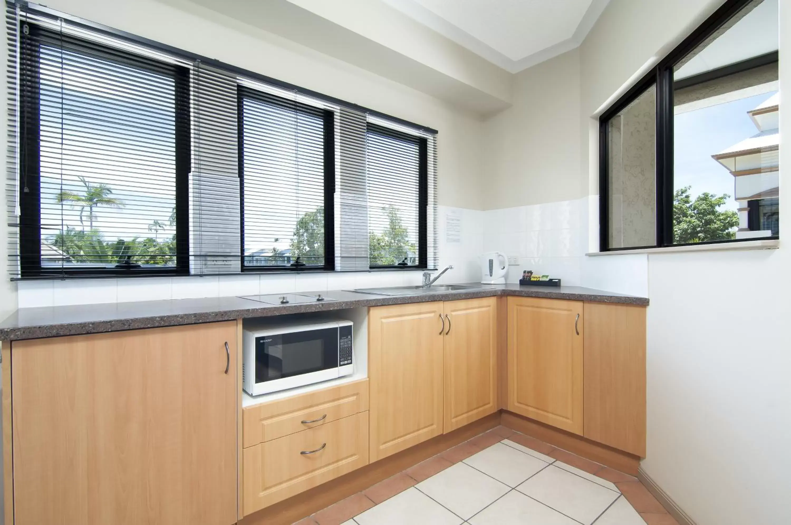 Kitchen or kitchenette, Kitchen/Kitchenette in Regal Port Douglas