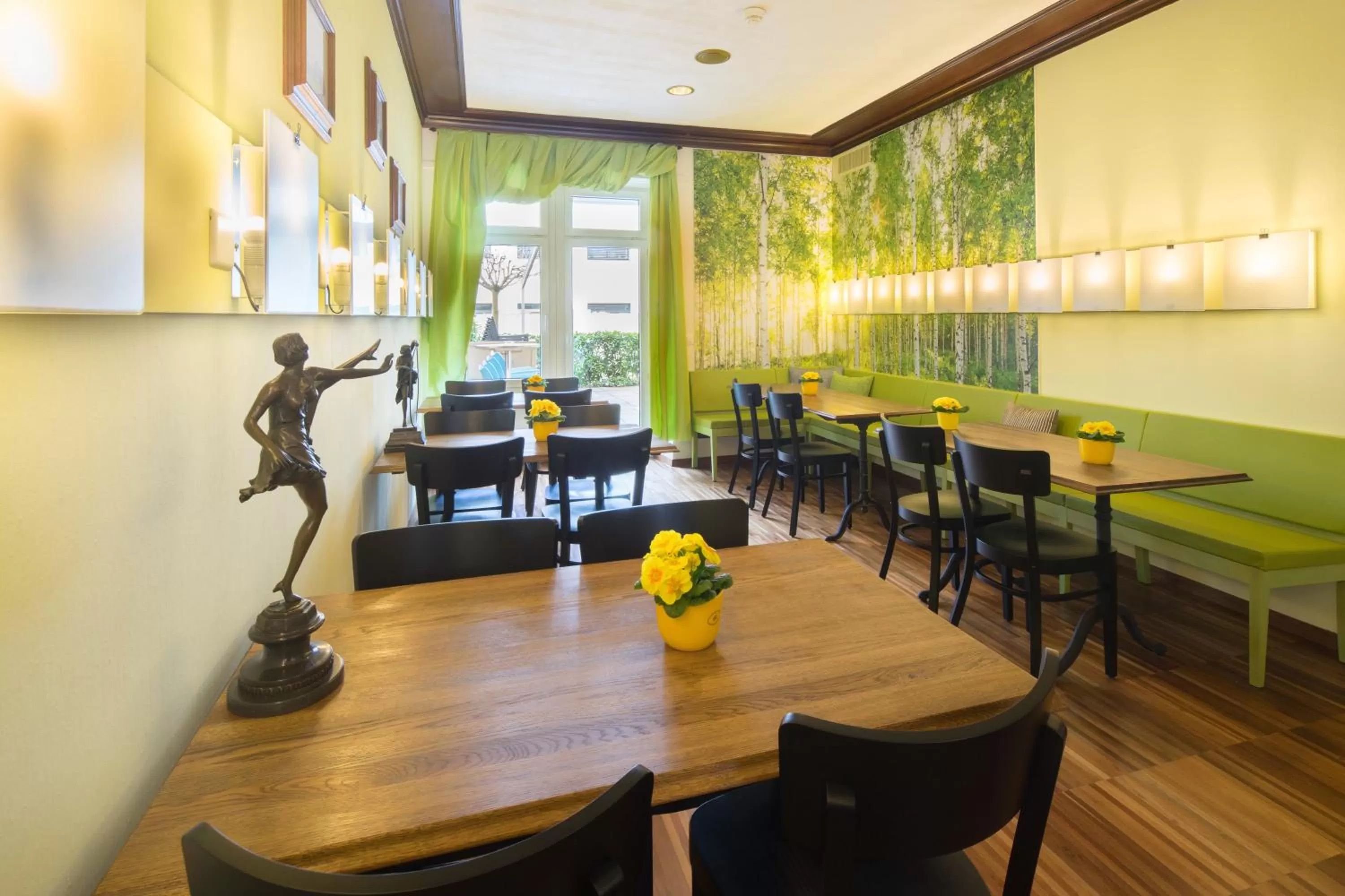 Day in Hotel Ambassador