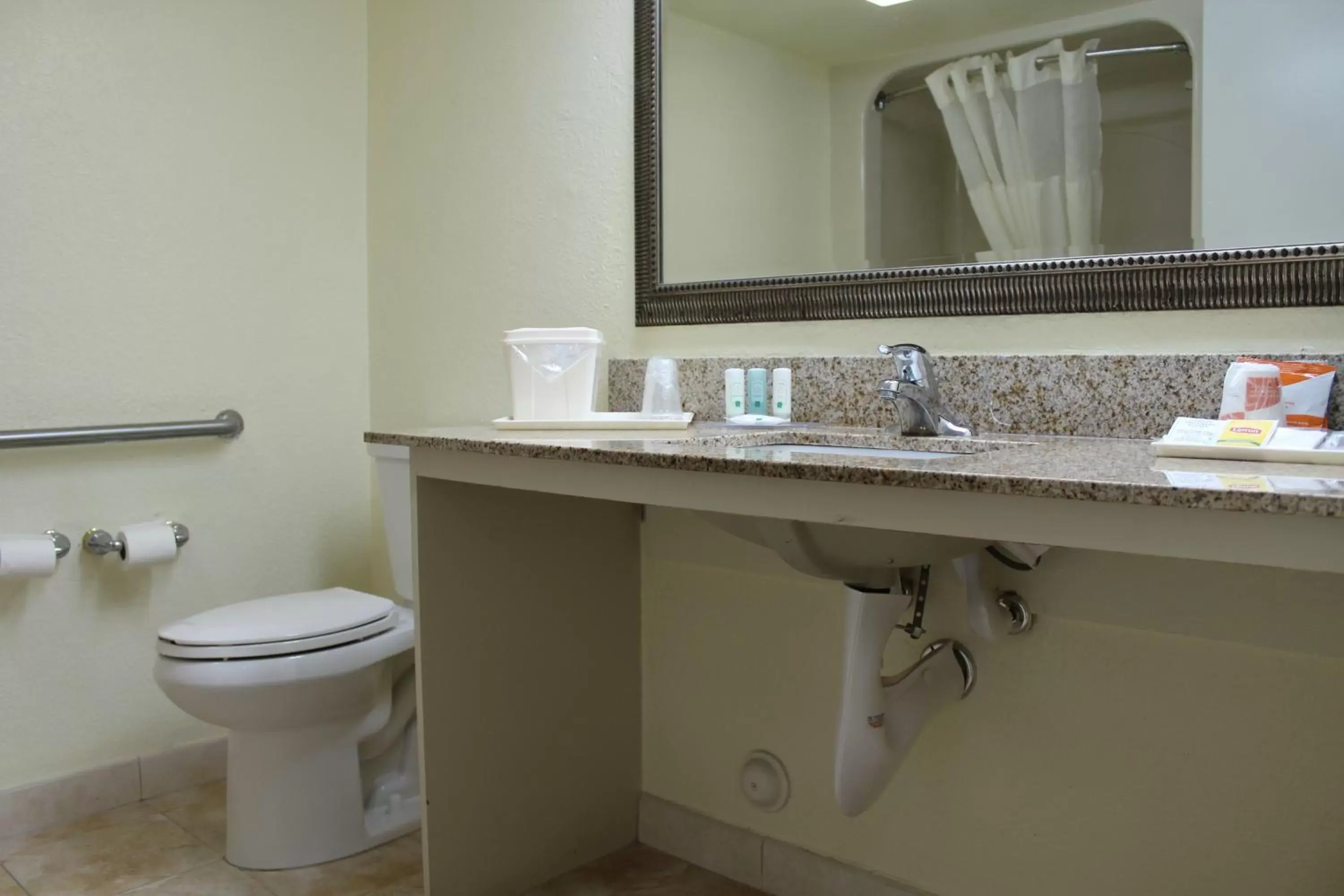 King Room with Bathtub - Disability Access/Non-Smoking - Exterior Hall in Quality Inn Florida City - Gateway to the Keys