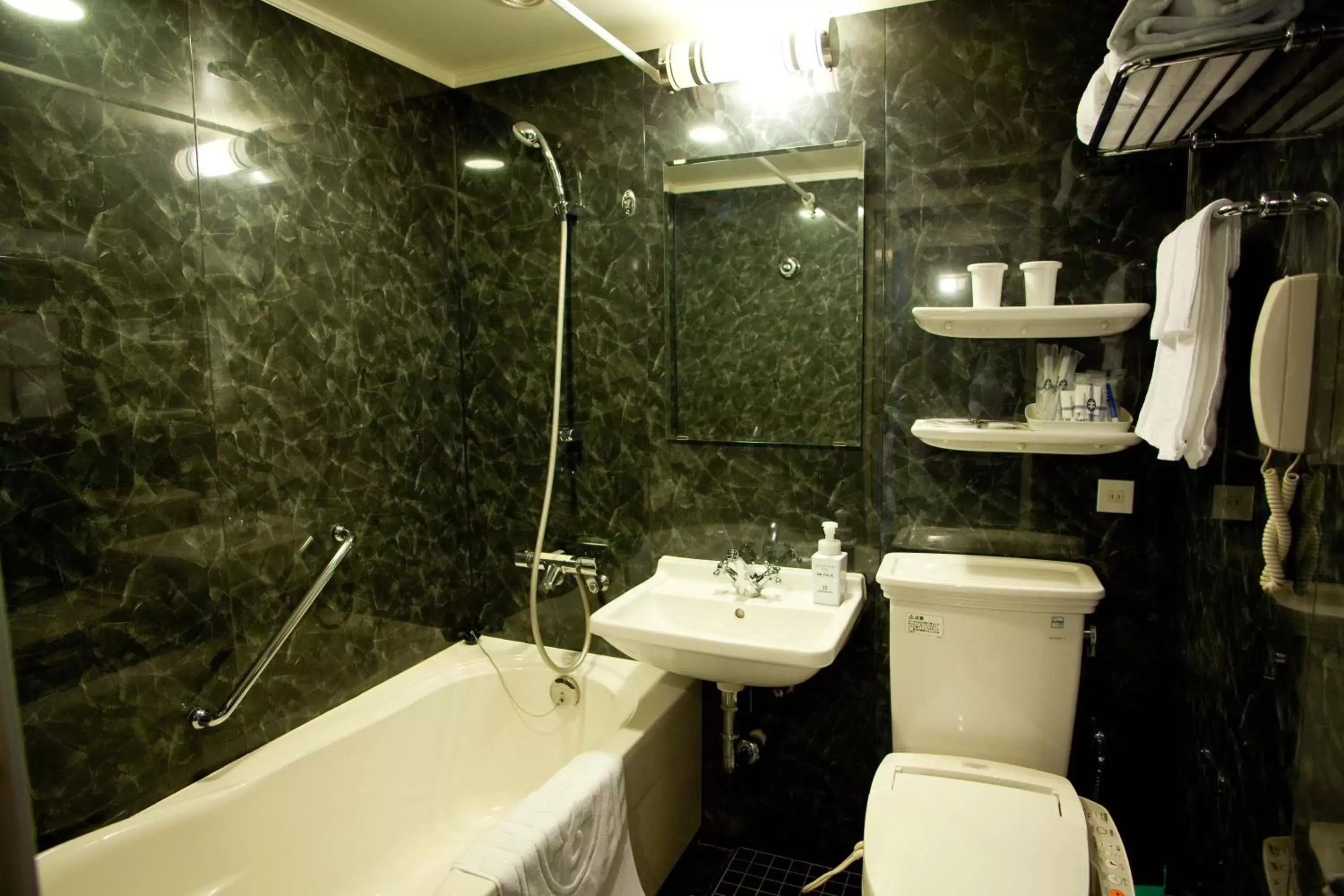 Bathroom in Hotel Monterey La Soeur Osaka