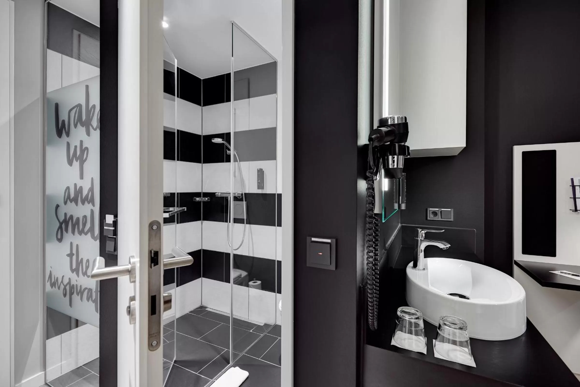 Bathroom in LEGERE EXPRESS Tuttlingen