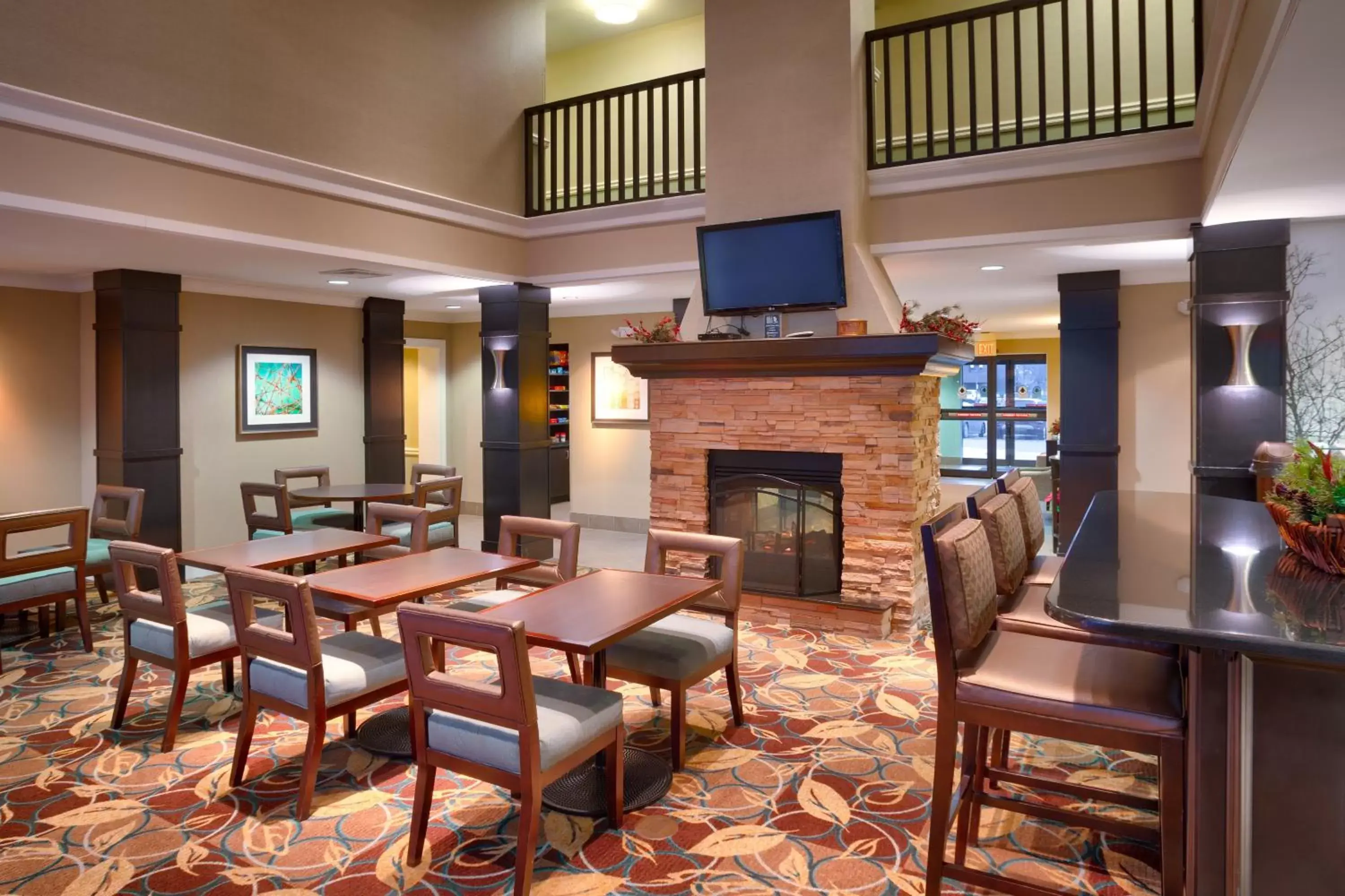 Property building, Restaurant/Places to Eat in Staybridge Suites Peoria Downtown, an IHG Hotel