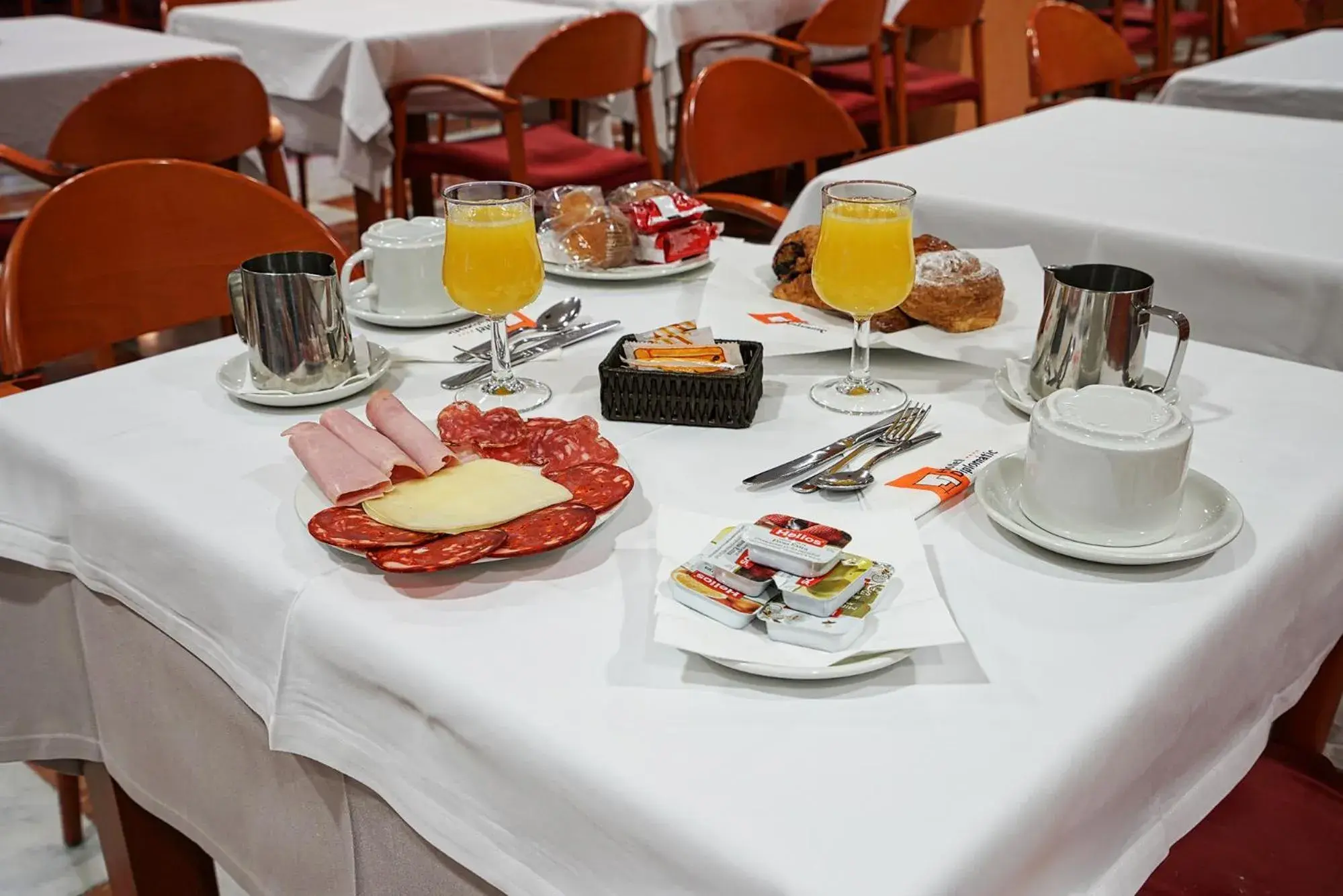 Buffet breakfast, Restaurant/Places to Eat in Zenit Diplomatic