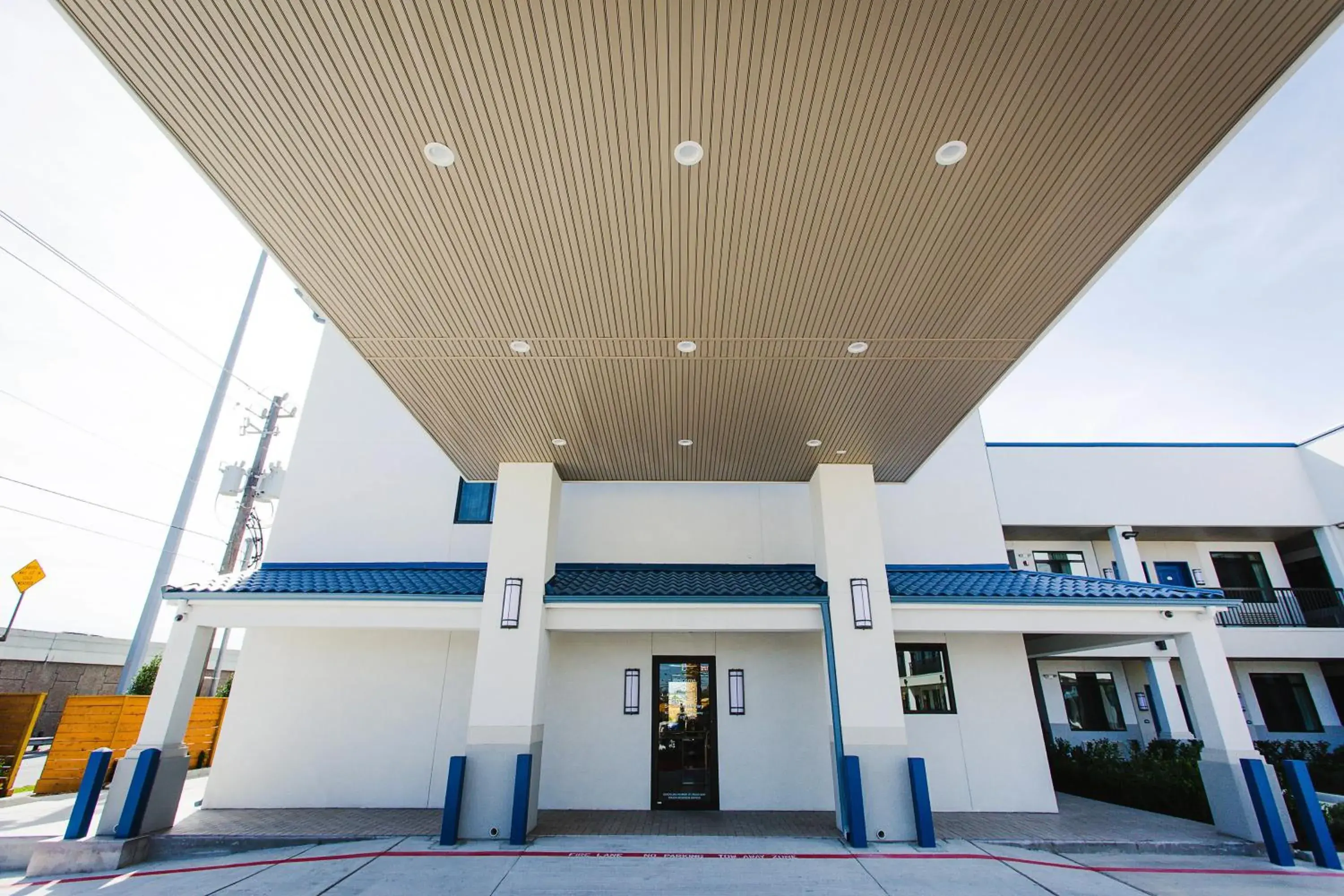 Facade/entrance in Palace Inn Blue US-59 & Gessner Facade/entrance in Palace Inn Blue US-59 & Gessner