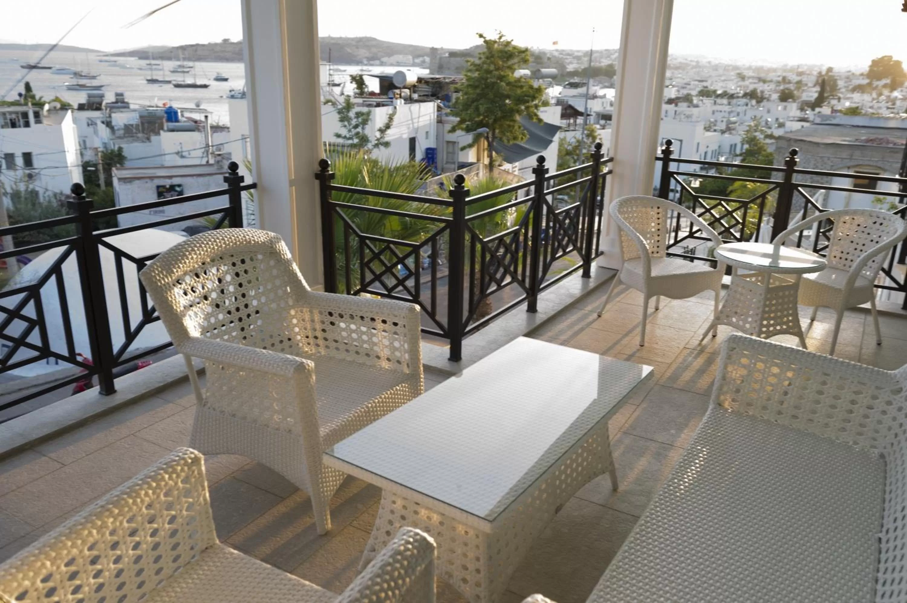 Balcony/Terrace in Ena Boutique Hotel & Residences