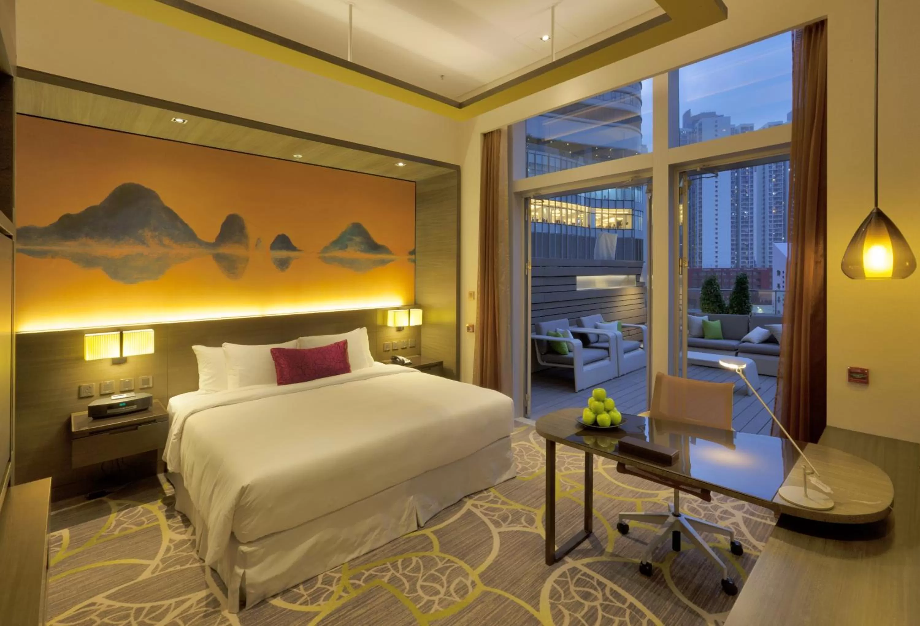 Balcony/Terrace, Bed in Crowne Plaza Hong Kong Kowloon East by IHG