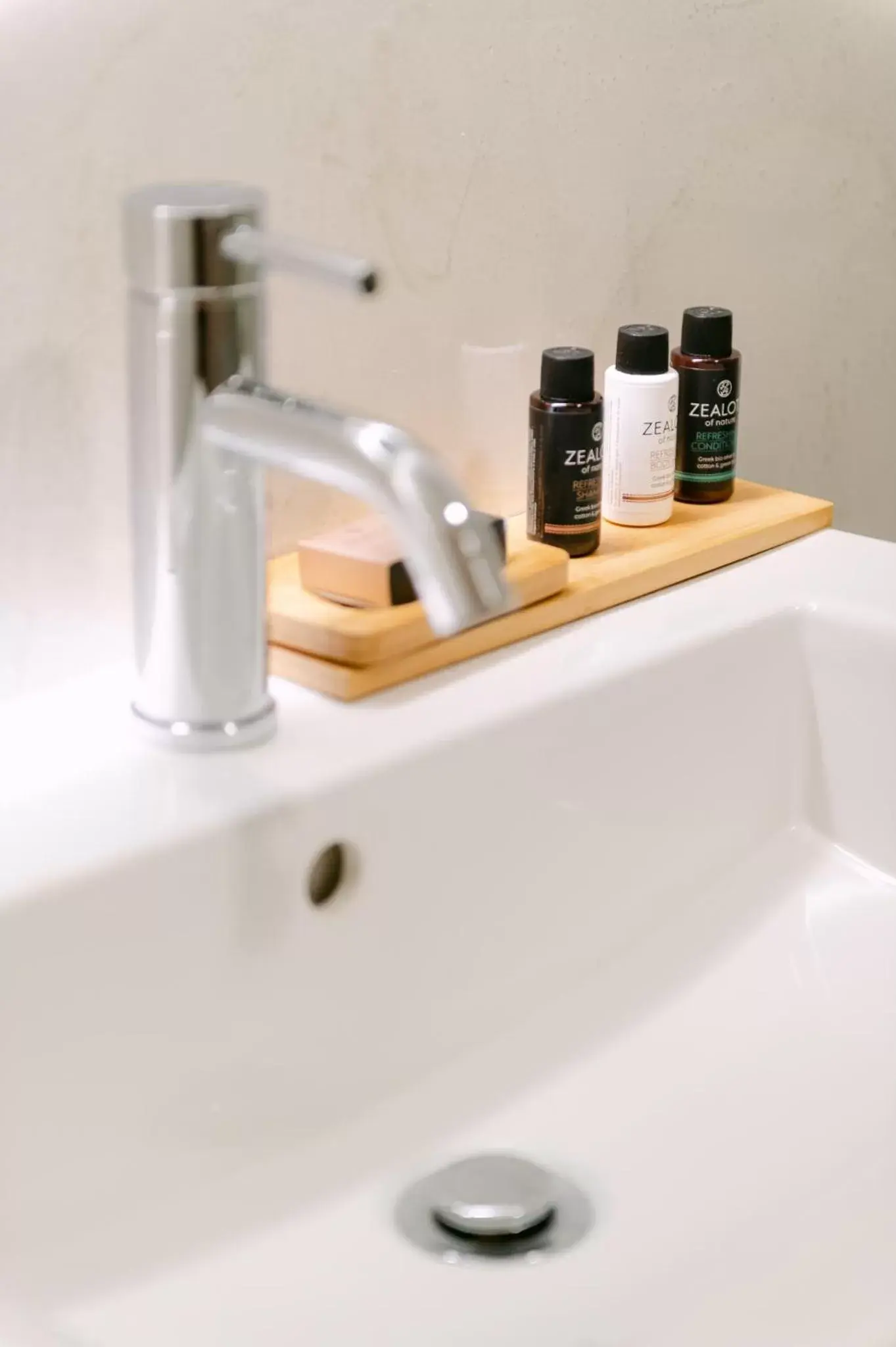 Bathroom in MAGNOLIA SUITES