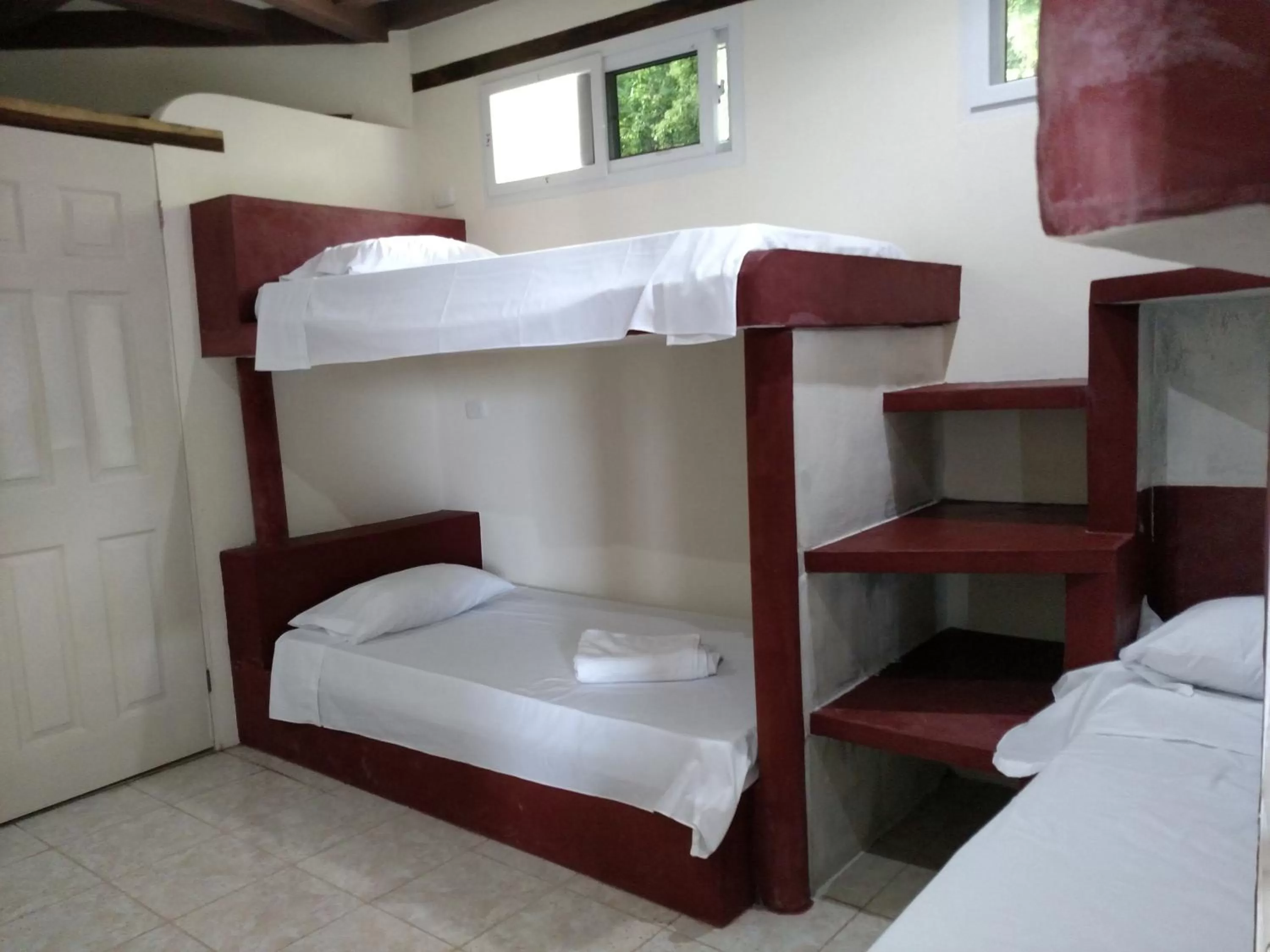bunk bed, Bed in Zapote Tree Inn