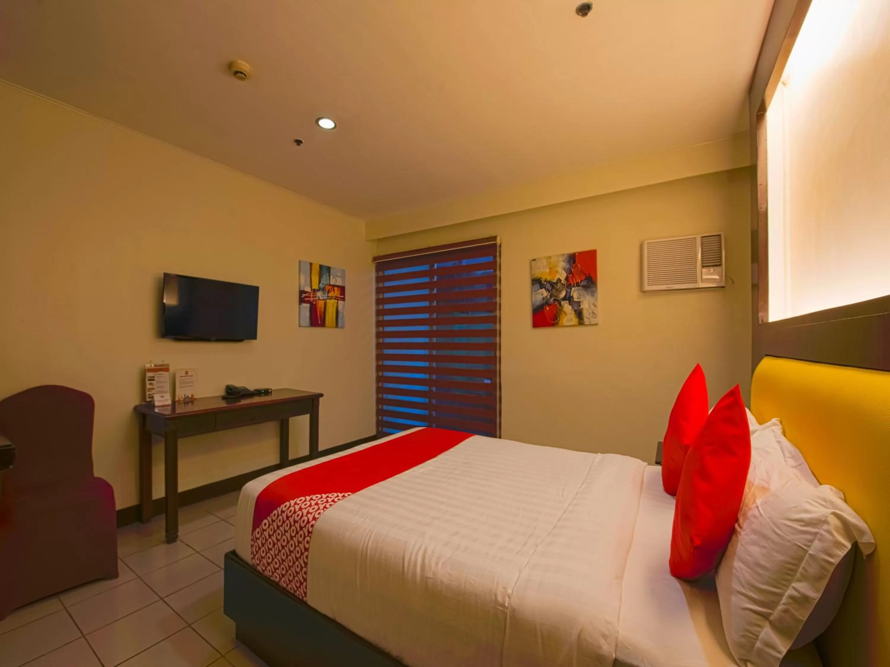 Standard Double Room in OYO 115 Northridge Mansions