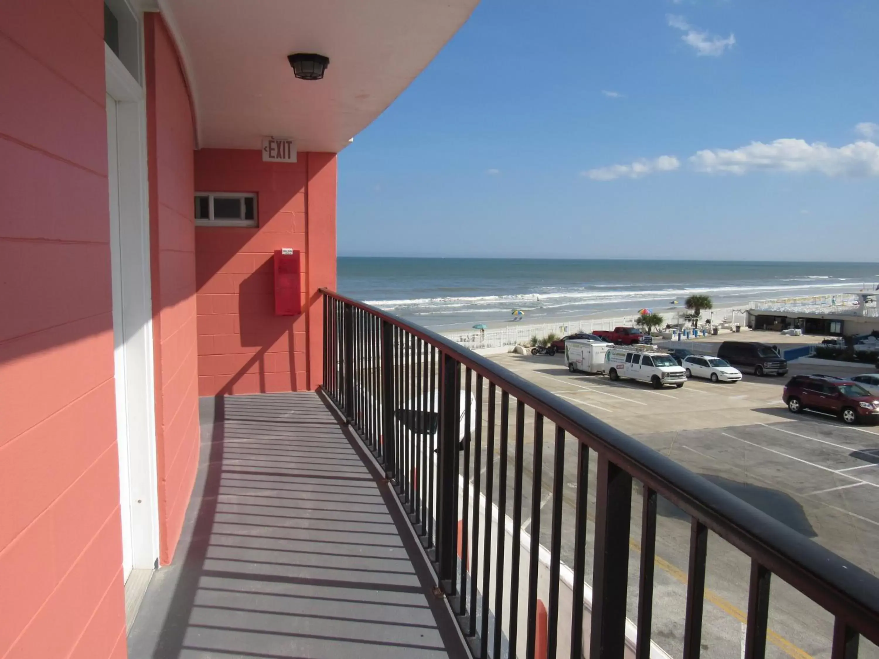 View (from property/room), Balcony/Terrace in Cove Motel Oceanfront