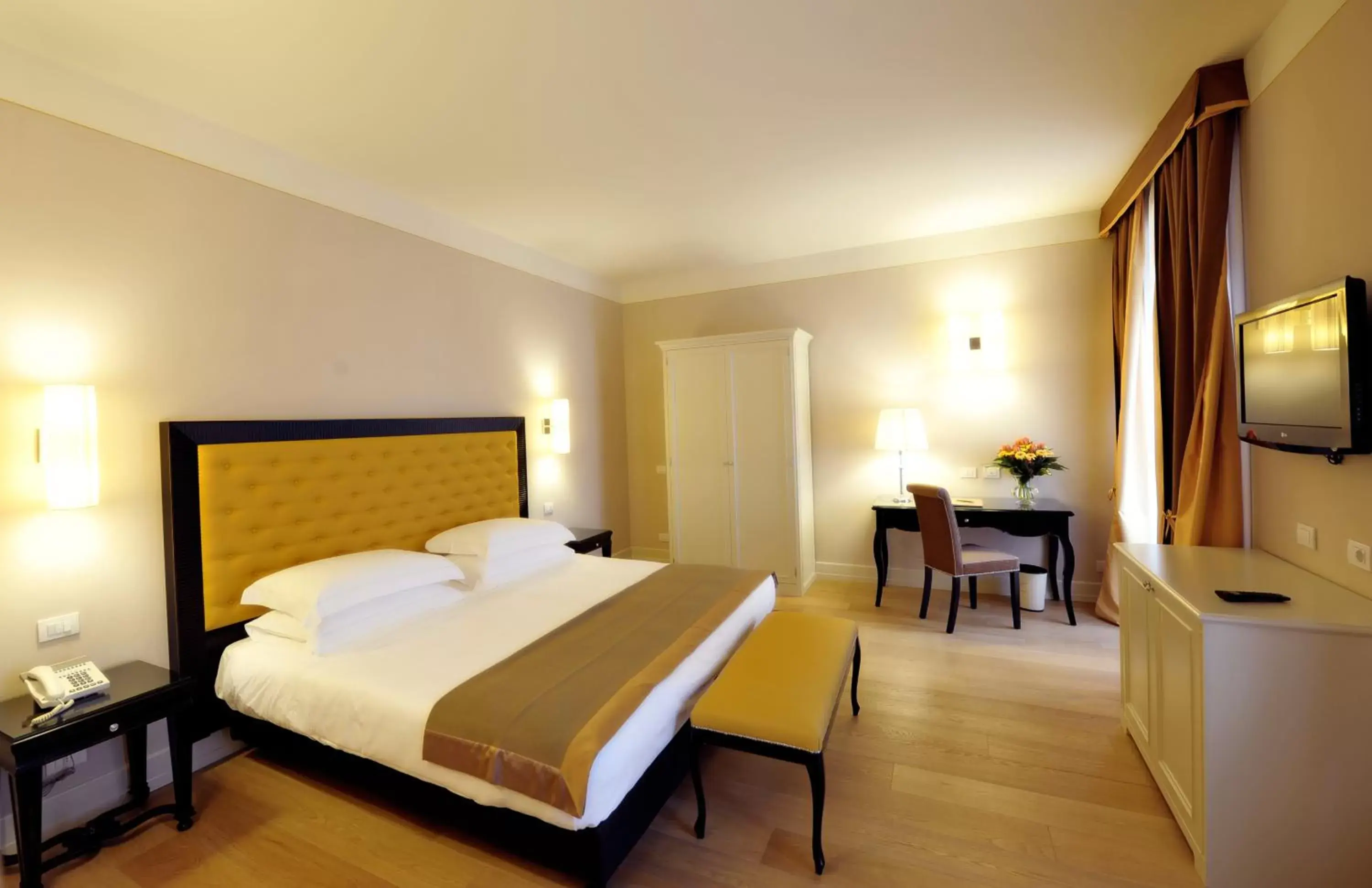 Family Room (2 Adults + 2 Children) in Hotel Palazzo San Lorenzo & Spa Family Room (2 Adults + 2 Children) in Hotel Palazzo San Lorenzo & Spa