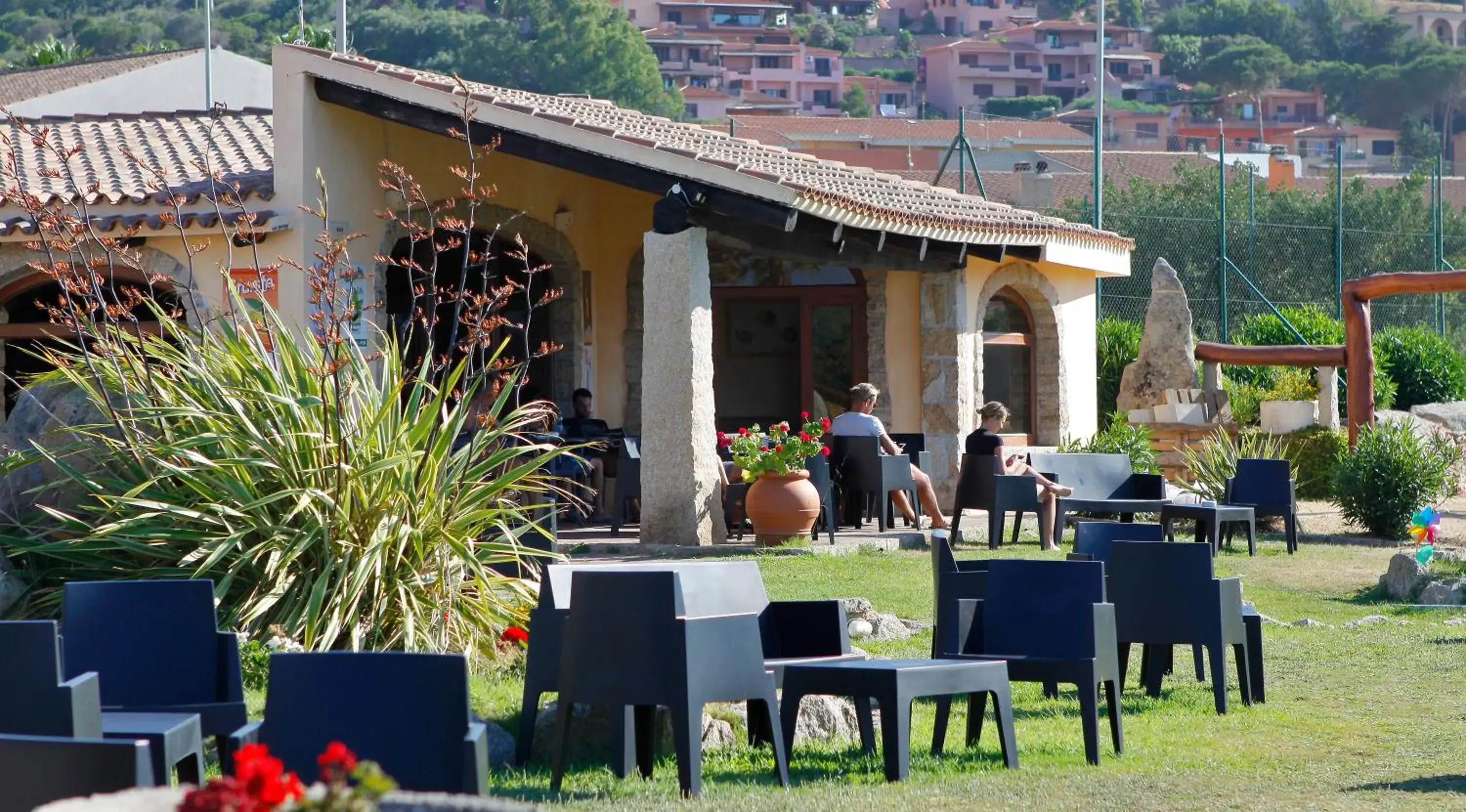 Garden, Restaurant/Places to Eat in Club Esse Posada