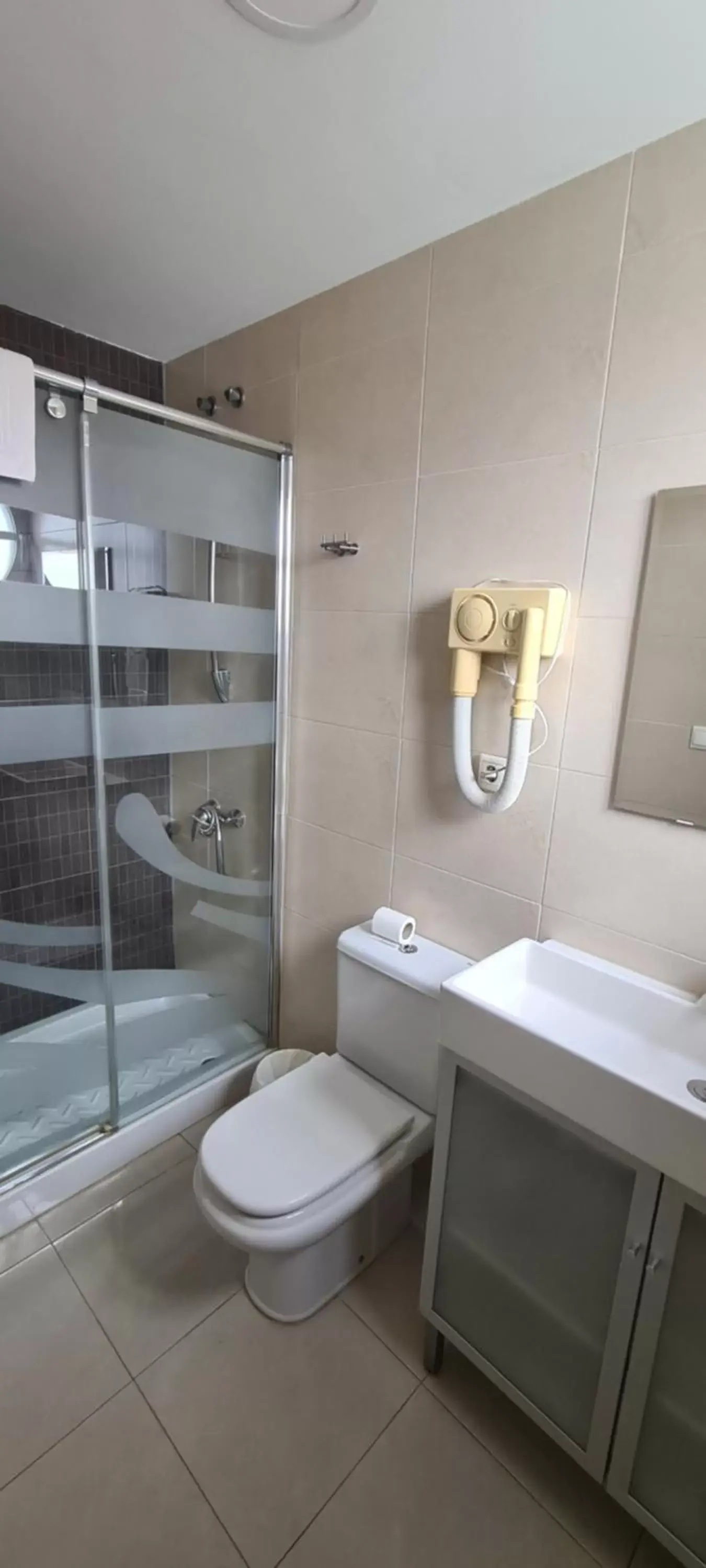 Bathroom in Hotel Dila