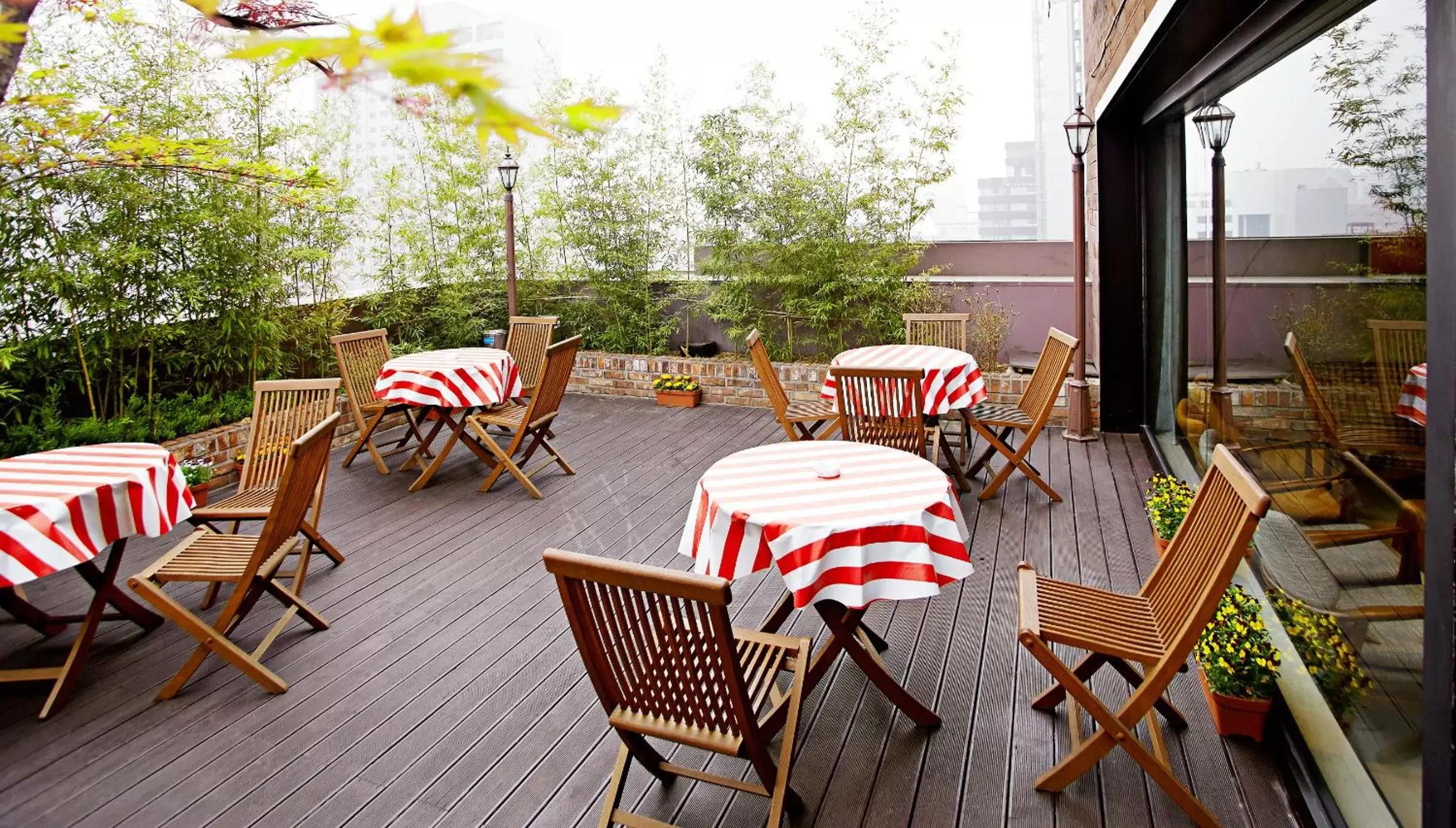 Balcony/Terrace, Restaurant/Places to Eat in Hotel Skypark Myeongdong 1
