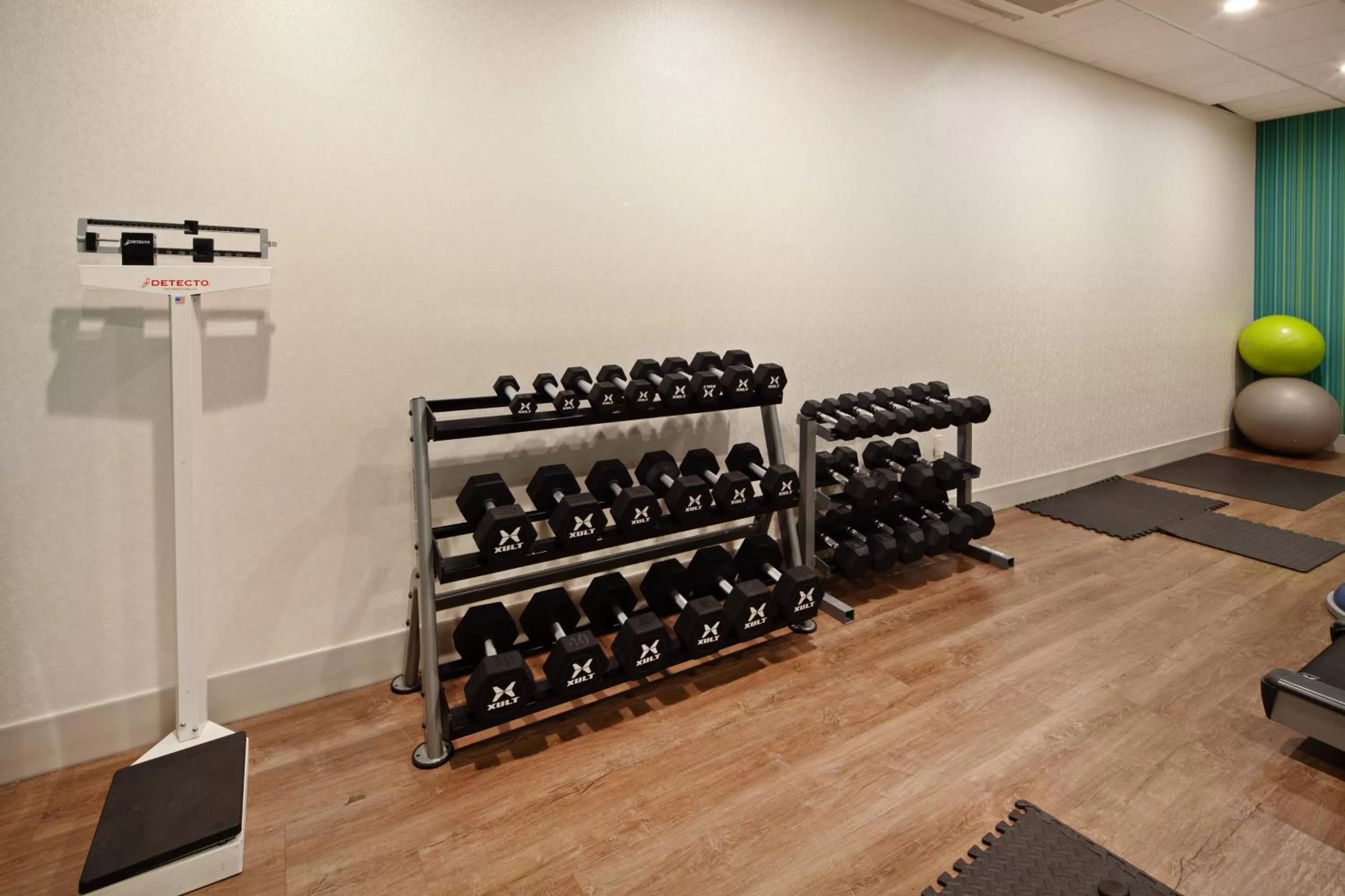 Fitness centre/facilities in Holiday Inn Express & Suites Rancho Mirage - Palm Spgs Area by IHG