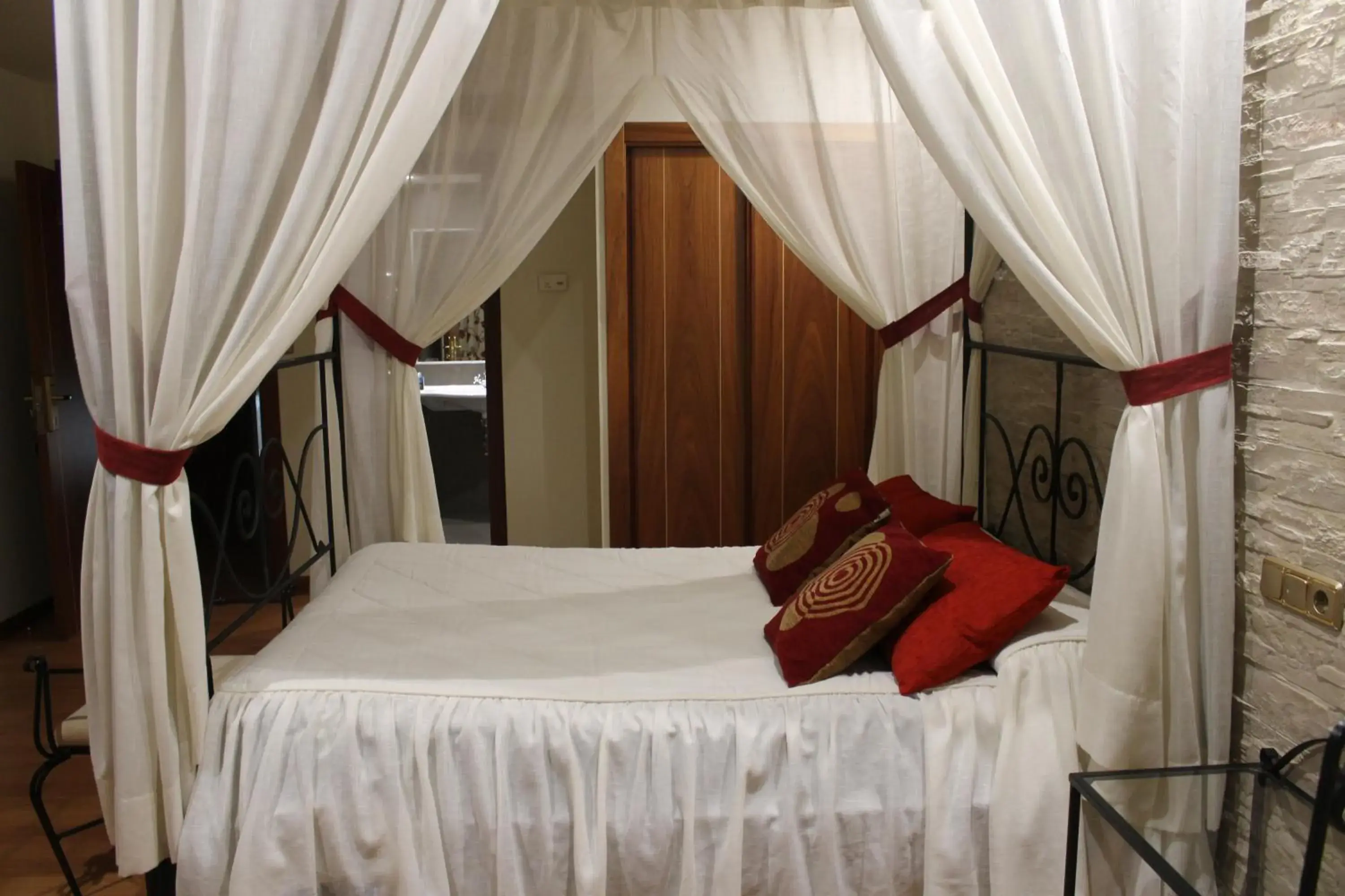 Bed in Hotel El Castillo