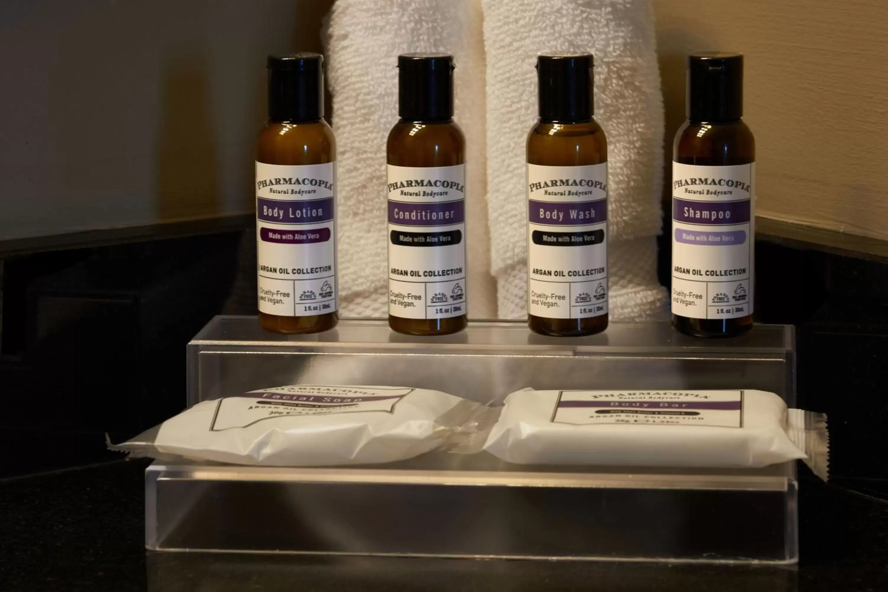 Bathroom in Hyatt Regency Lisle near Naperville Bathroom in Hyatt Regency Lisle near Naperville